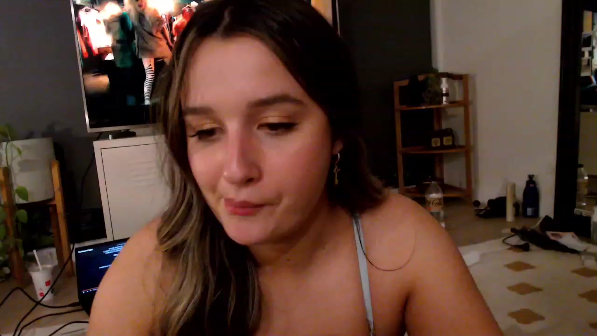 Gallery image thumbnail from StonksRoom's myfreecams stream on, 11/24/2023, 16:31 image 13 of 20