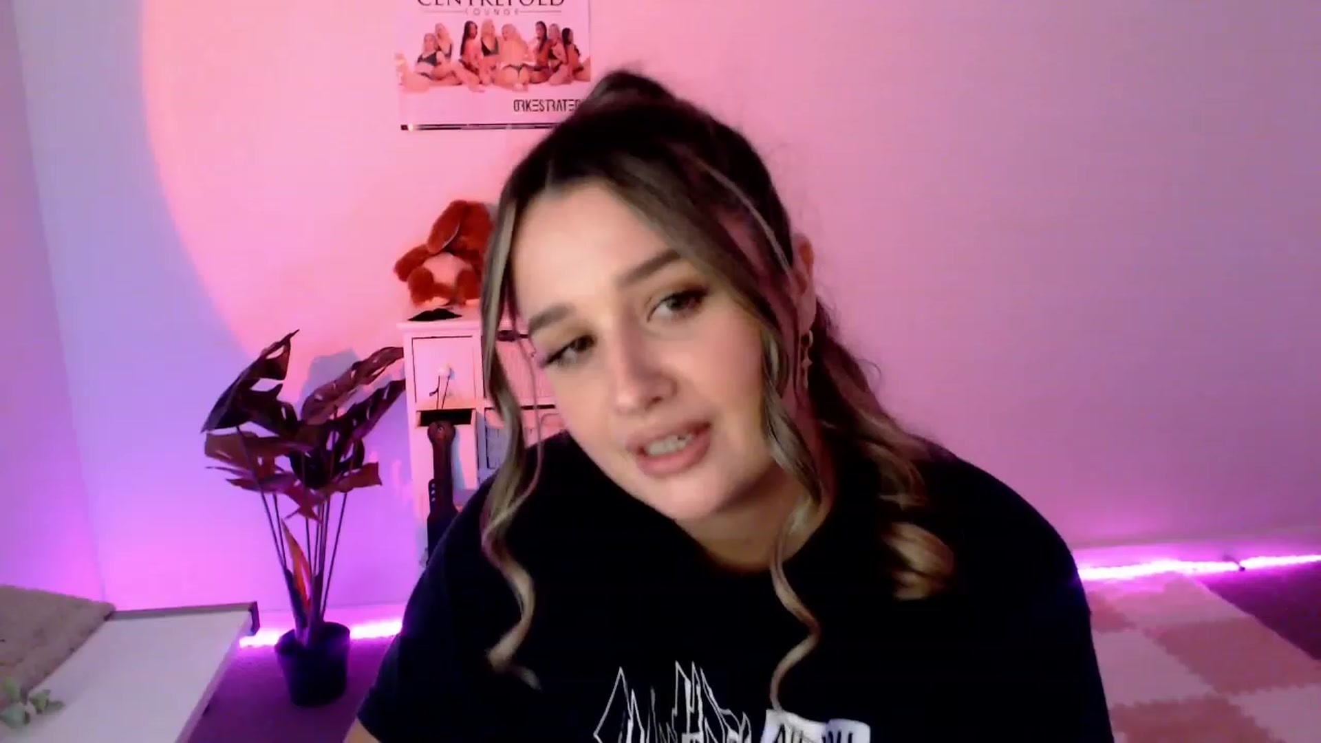 Gallery image thumbnail from StonksRoom's myfreecams stream on, 11/29/2023, 10:28 image 2 of 20