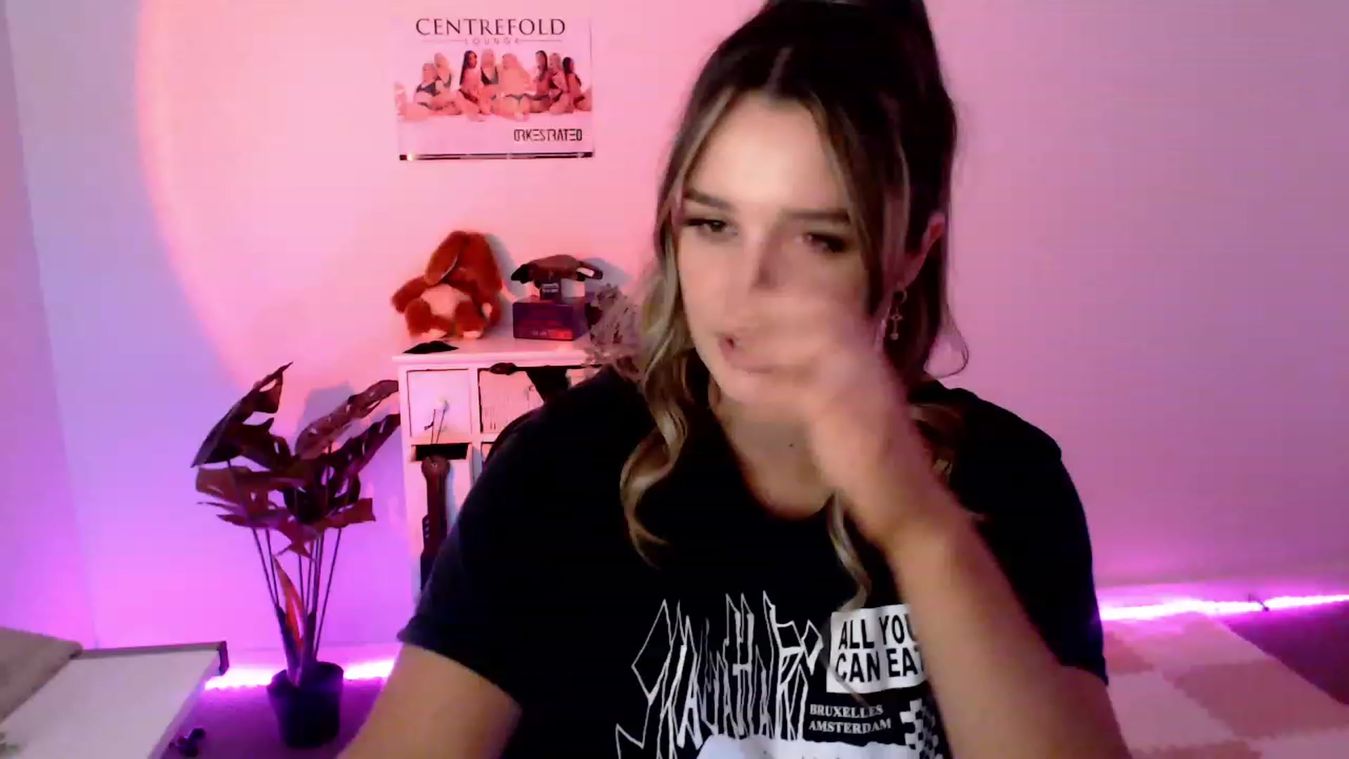 Gallery image thumbnail from StonksRoom's myfreecams stream on, 11/29/2023, 10:28 image 15 of 20