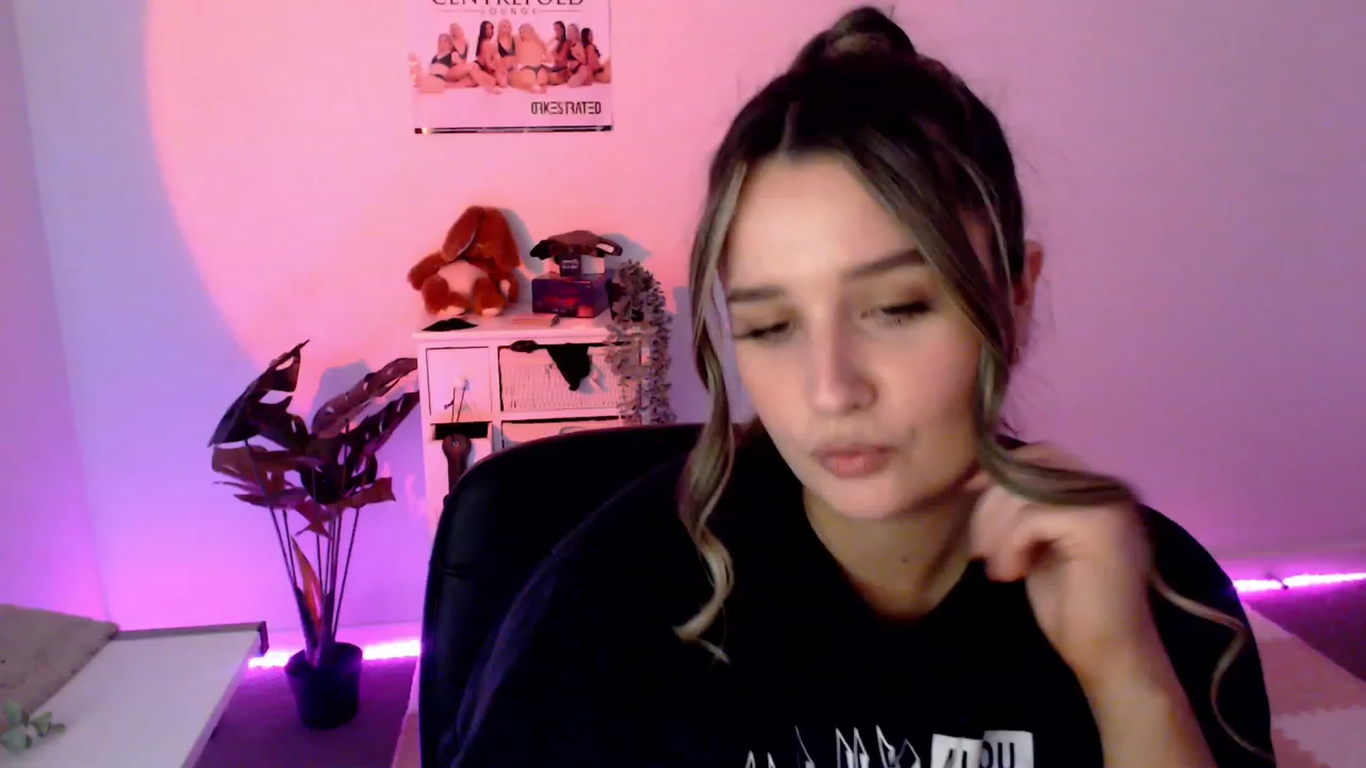 Gallery image thumbnail from StonksRoom's myfreecams stream on, 11/29/2023, 10:28 image 4 of 20