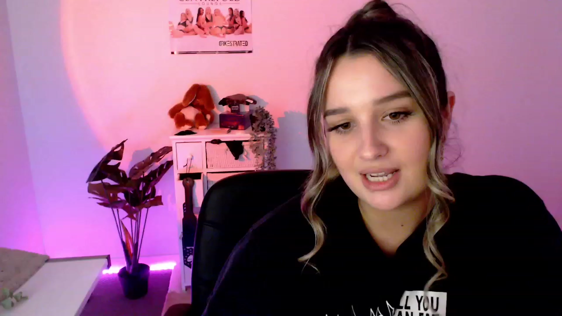 Gallery image thumbnail from StonksRoom's myfreecams stream on, 11/29/2023, 10:28 image 11 of 20