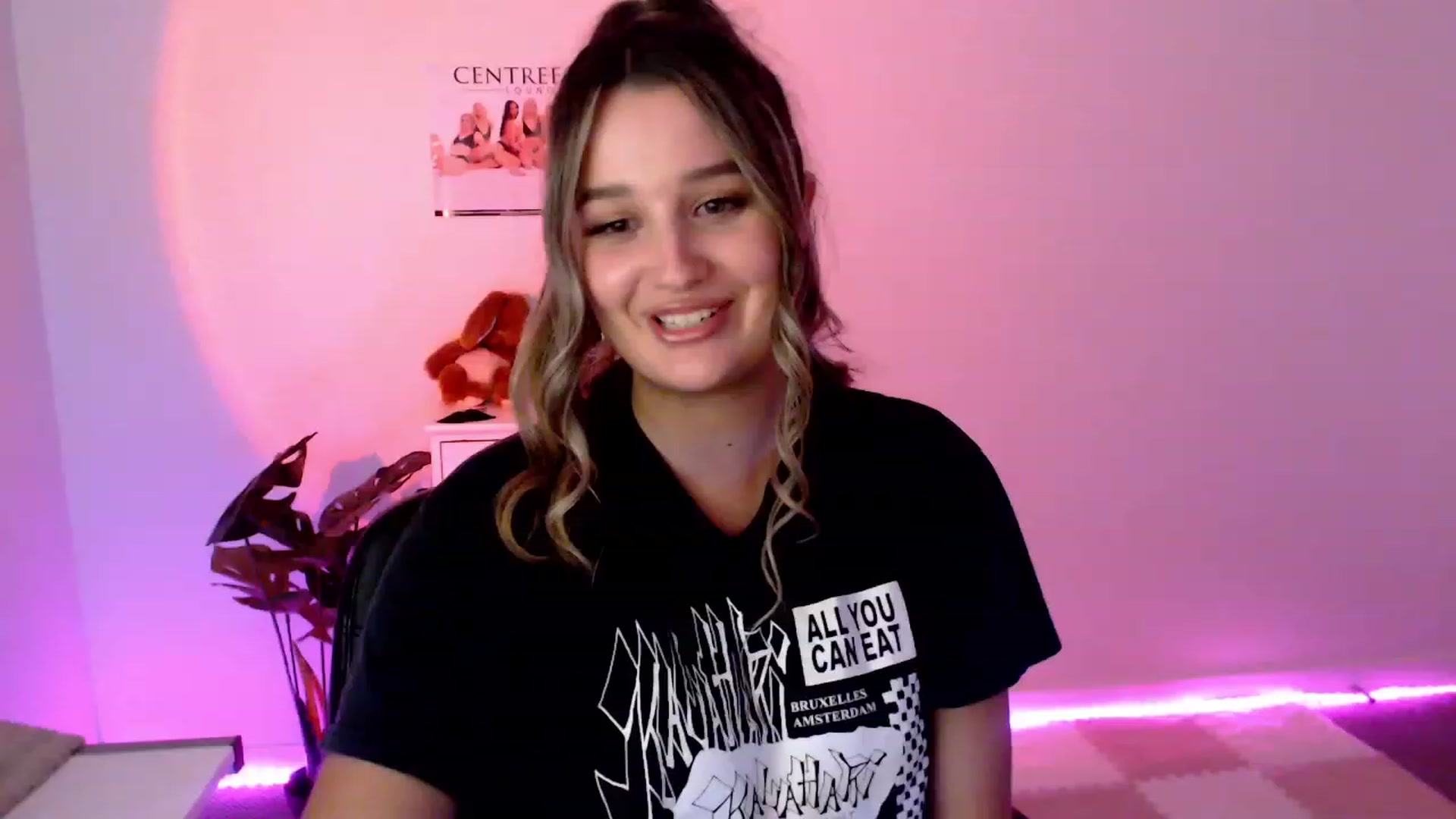 Gallery image thumbnail from StonksRoom's myfreecams stream on, 11/29/2023, 10:28 image 19 of 20
