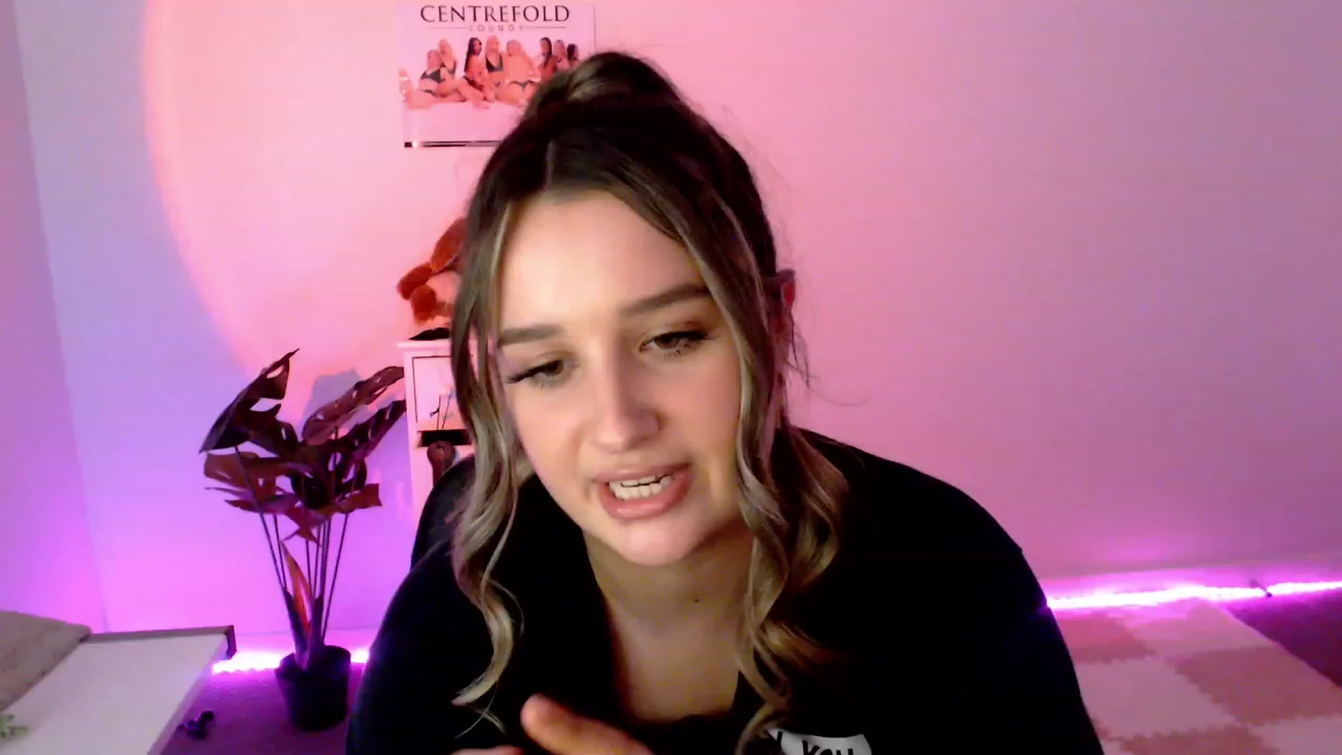 Gallery image thumbnail from StonksRoom's myfreecams stream on, 11/29/2023, 10:28 image 12 of 20