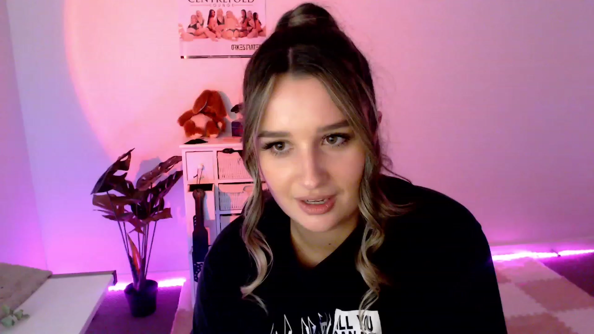 Gallery image thumbnail from StonksRoom's myfreecams stream on, 11/29/2023, 10:28 image 7 of 20