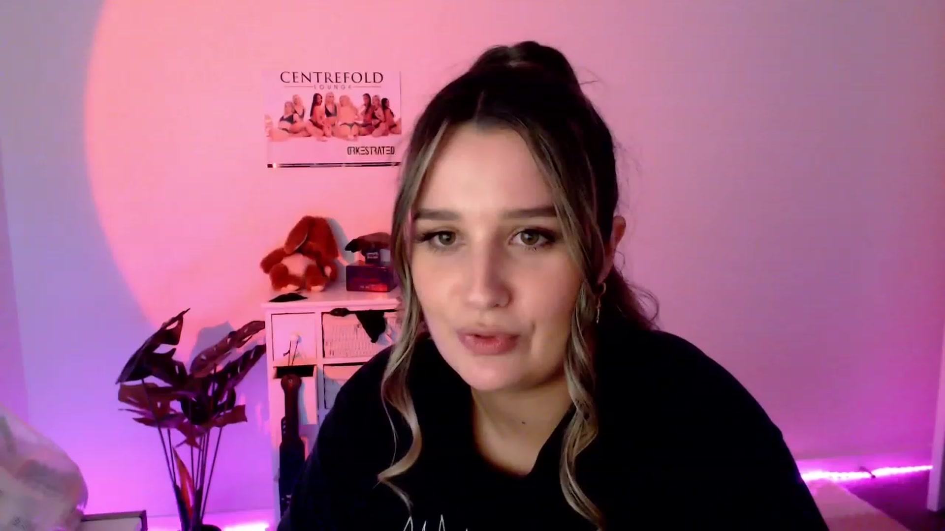 Gallery image thumbnail from StonksRoom's myfreecams stream on, 11/29/2023, 11:08 image 8 of 20