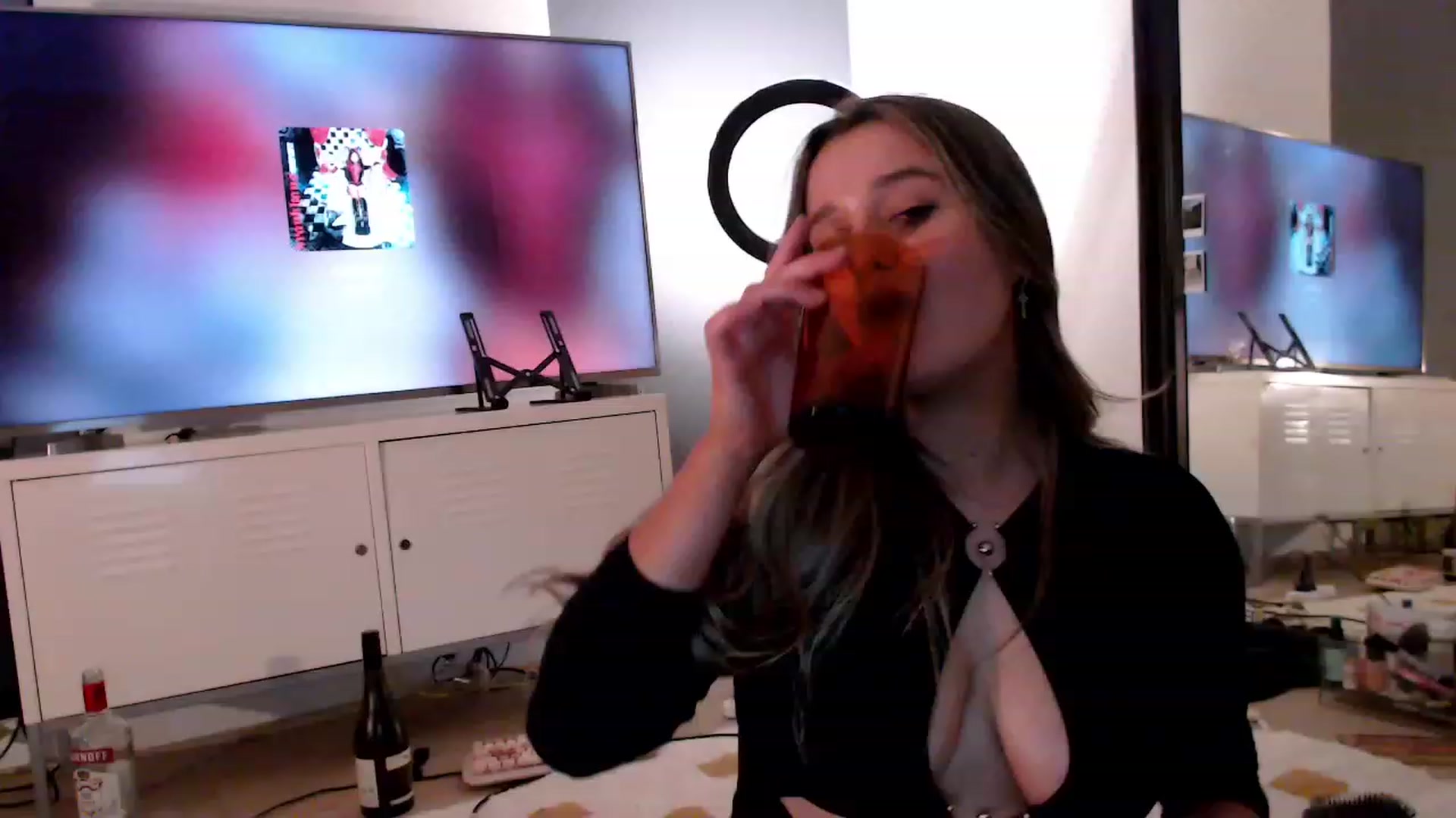 Gallery image thumbnail from StonksRoom's myfreecams stream on, 11/30/2023, 18:38 image 7 of 20
