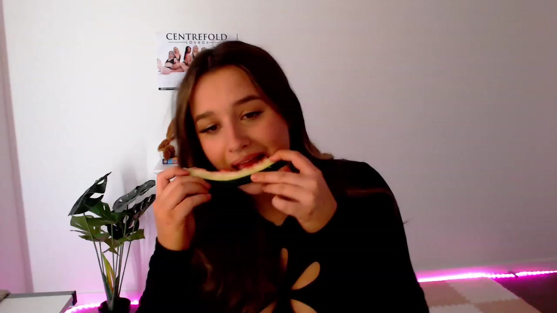Gallery image thumbnail from StonksRoom's myfreecams stream on, 12/07/2023, 08:27 image 13 of 20
