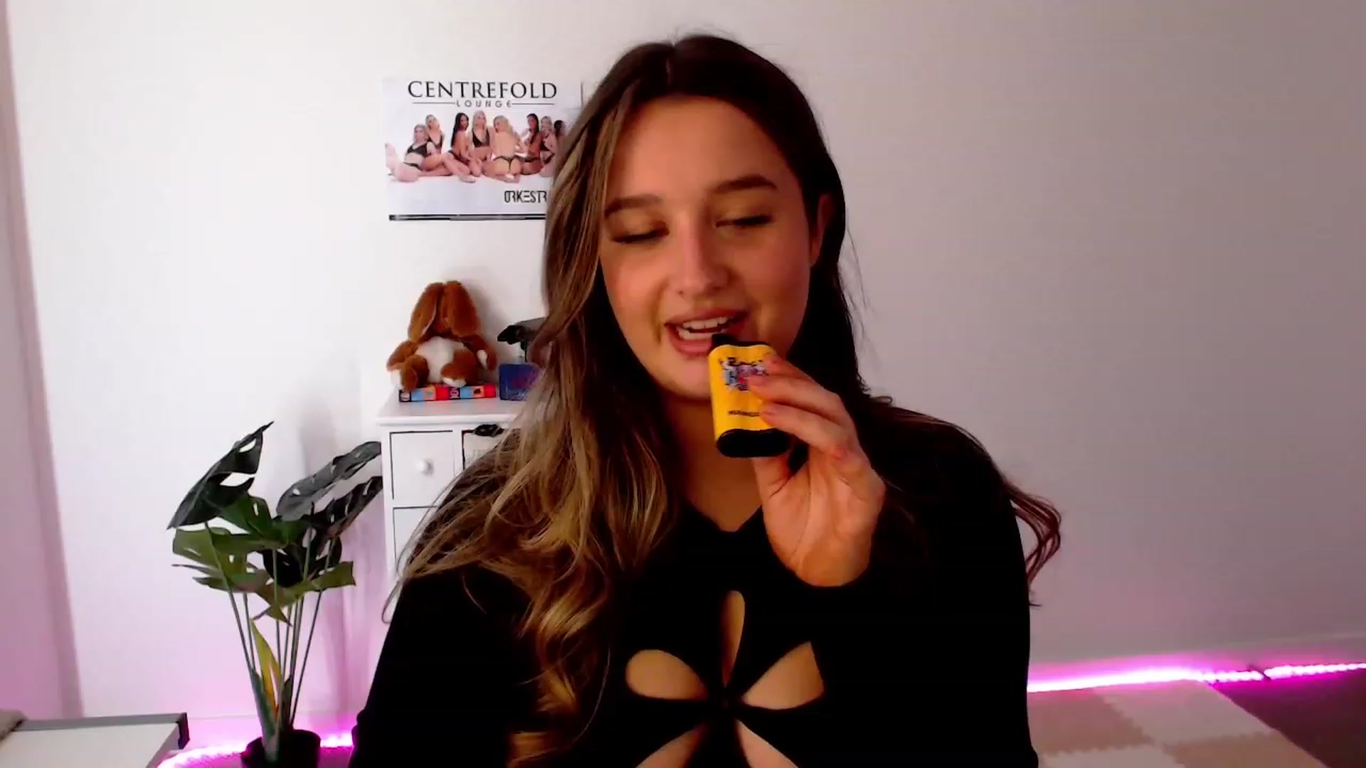 Gallery image thumbnail from StonksRoom's myfreecams stream on, 12/07/2023, 08:27 image 19 of 20