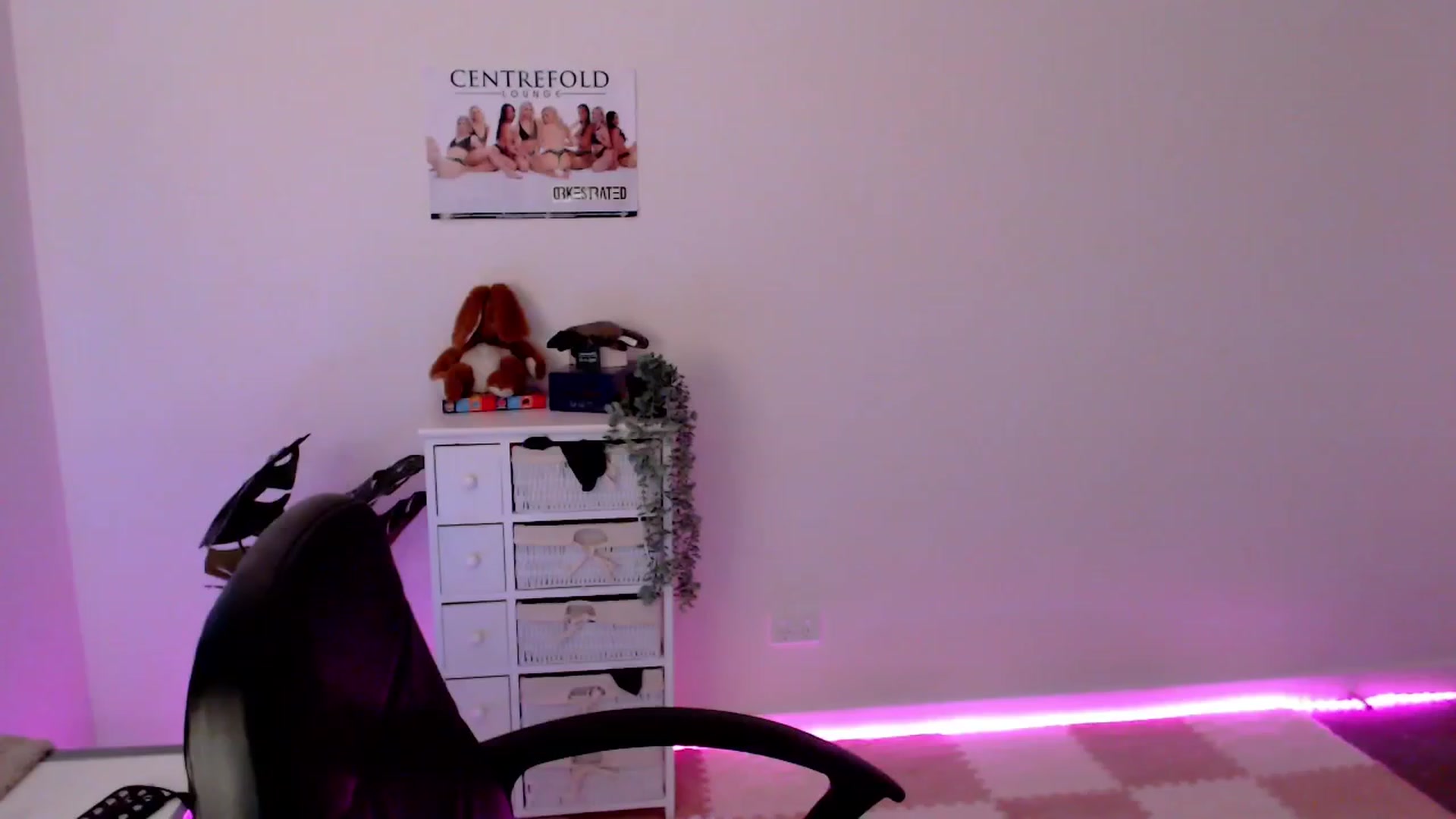 Gallery image thumbnail from StonksRoom's myfreecams stream on, 12/07/2023, 09:06 image 3 of 20
