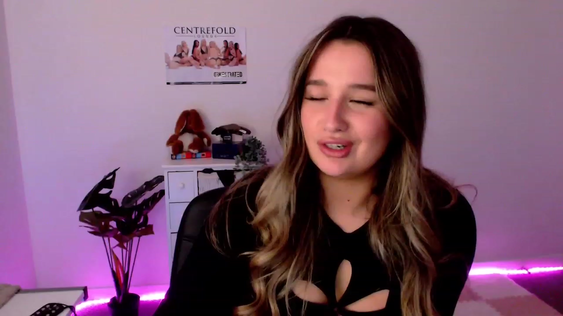 Gallery image thumbnail from StonksRoom's myfreecams stream on, 12/07/2023, 09:37 image 11 of 20
