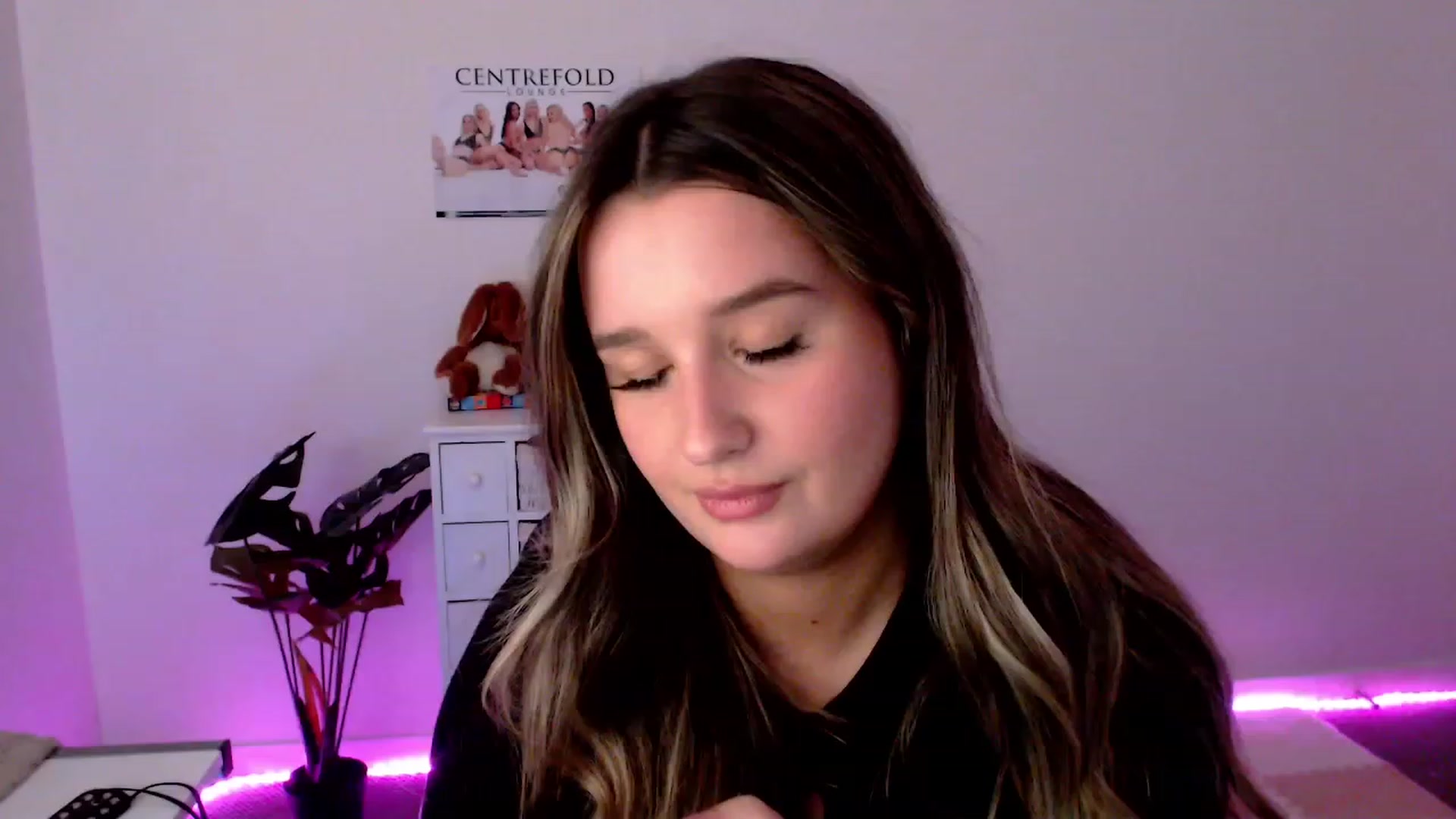 Gallery image thumbnail from StonksRoom's myfreecams stream on, 12/07/2023, 12:12 image 6 of 20