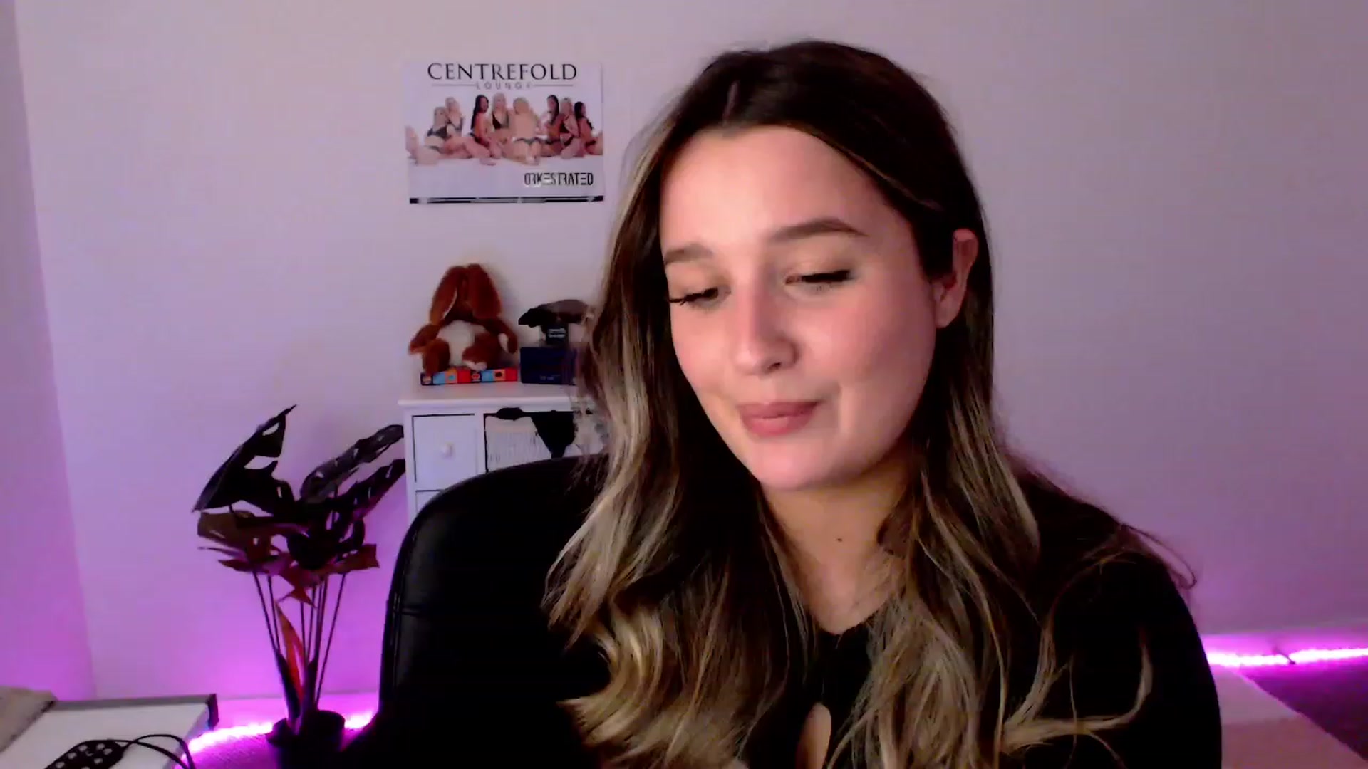 Gallery image thumbnail from StonksRoom's myfreecams stream on, 12/07/2023, 12:12 image 4 of 20