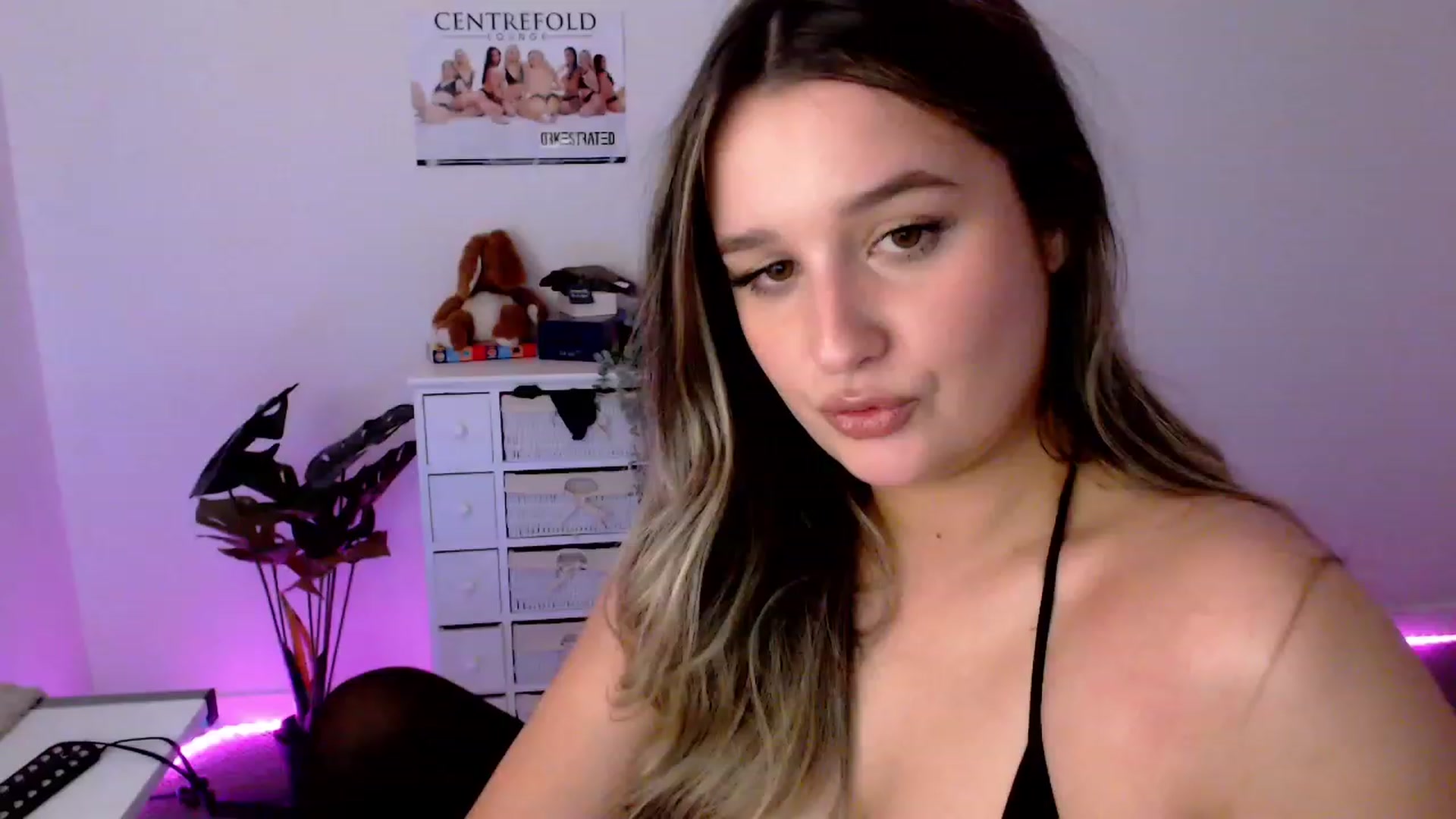 Gallery image thumbnail from StonksRoom's myfreecams stream on, 12/07/2023, 12:12 image 20 of 20
