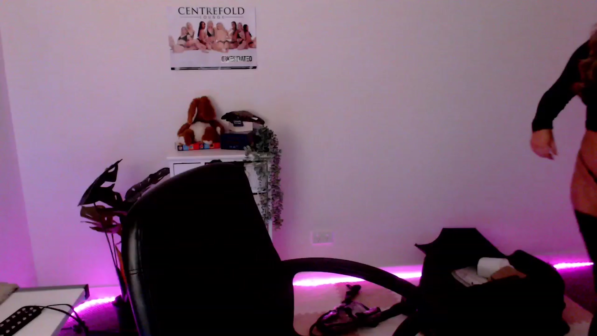 Gallery image thumbnail from StonksRoom's myfreecams stream on, 12/07/2023, 12:12 image 19 of 20