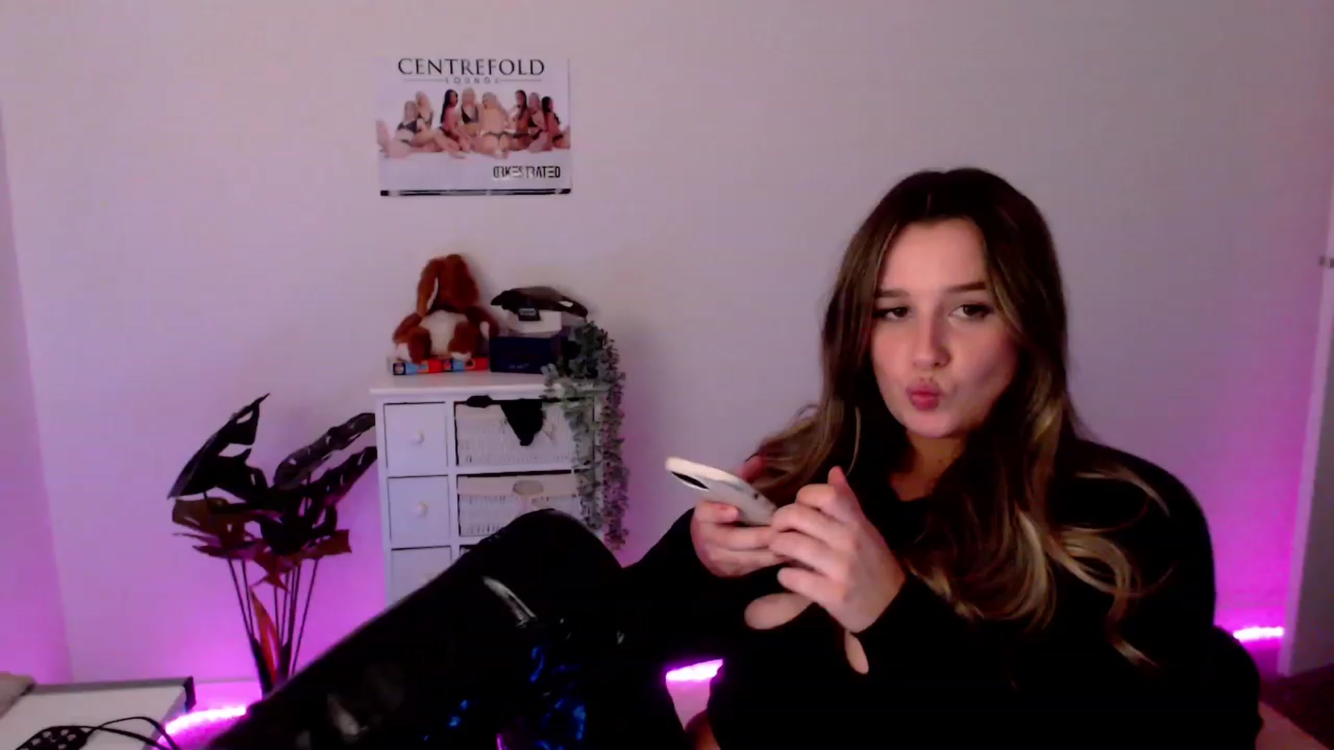 Gallery image thumbnail from StonksRoom's myfreecams stream on, 12/07/2023, 12:12 image 11 of 20