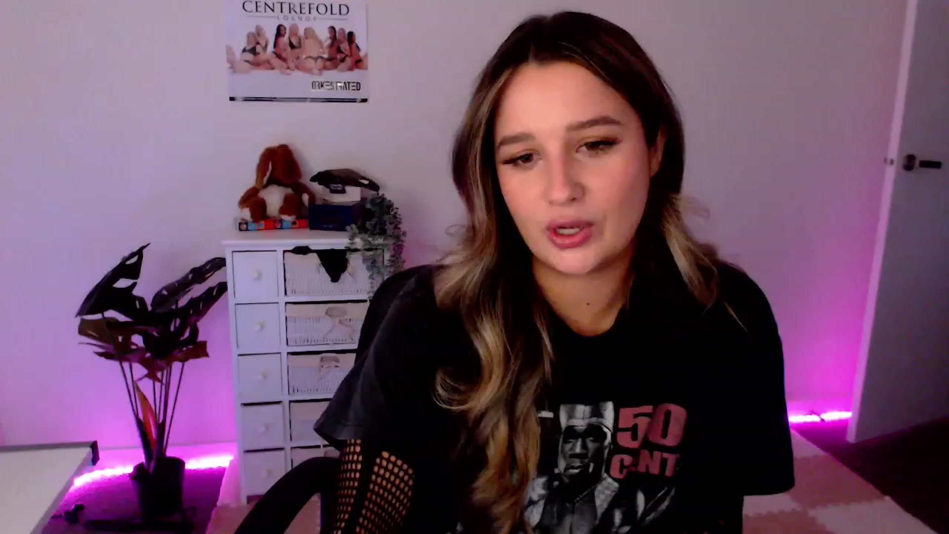 Gallery image thumbnail from StonksRoom's myfreecams stream on, 12/08/2023, 08:40 image 7 of 20