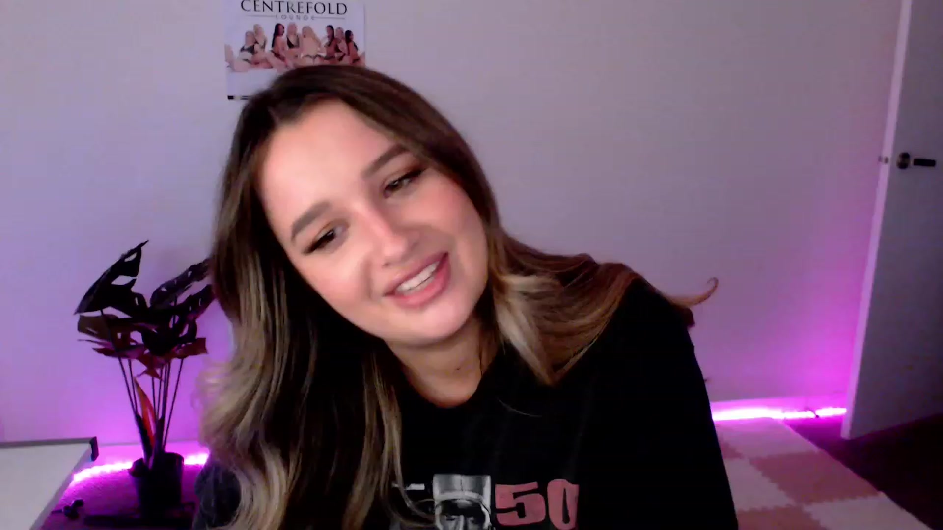Gallery image thumbnail from StonksRoom's myfreecams stream on, 12/08/2023, 08:40 image 16 of 20