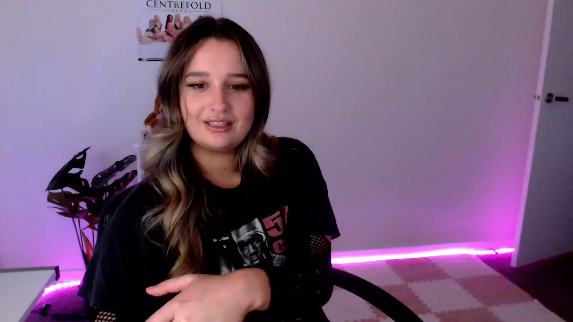 Gallery image thumbnail from StonksRoom's myfreecams stream on, 12/08/2023, 08:40 image 9 of 20
