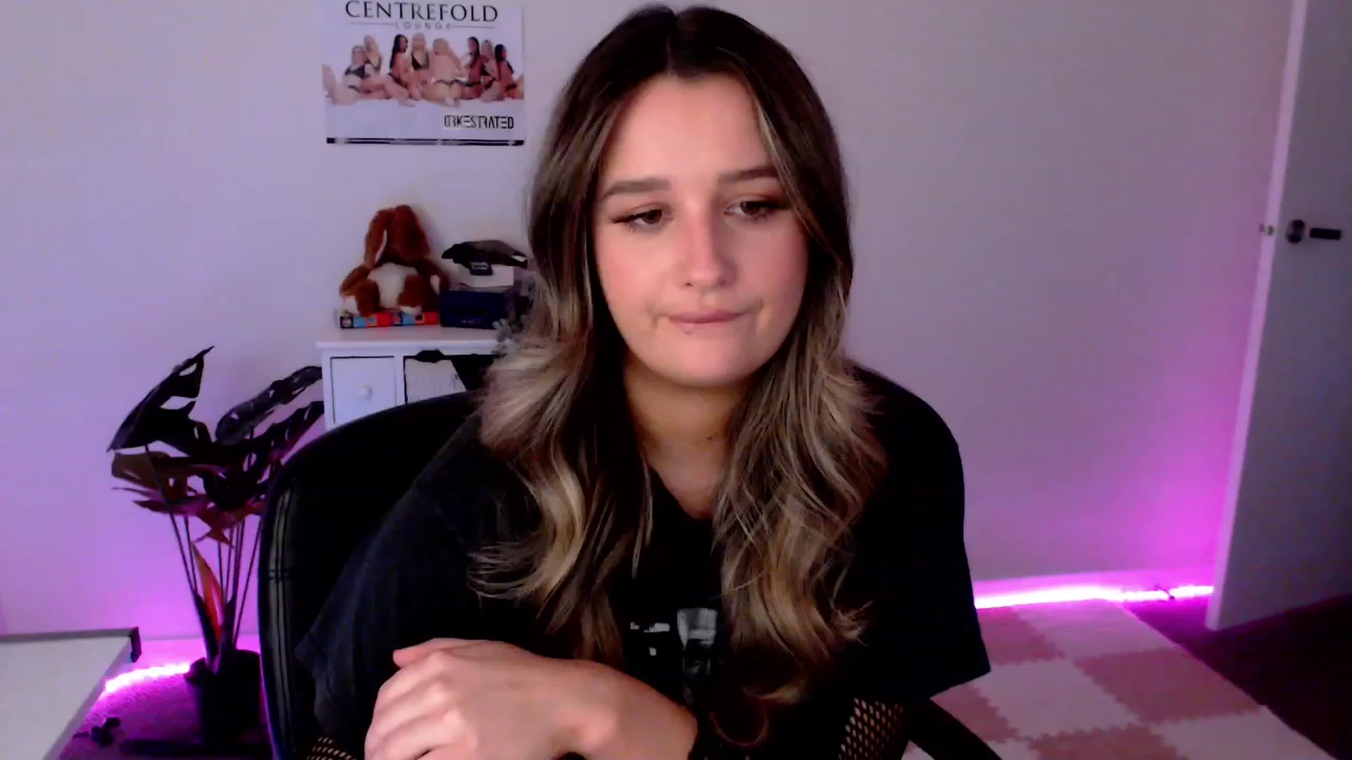 Gallery image thumbnail from StonksRoom's myfreecams stream on, 12/08/2023, 08:40 image 10 of 20