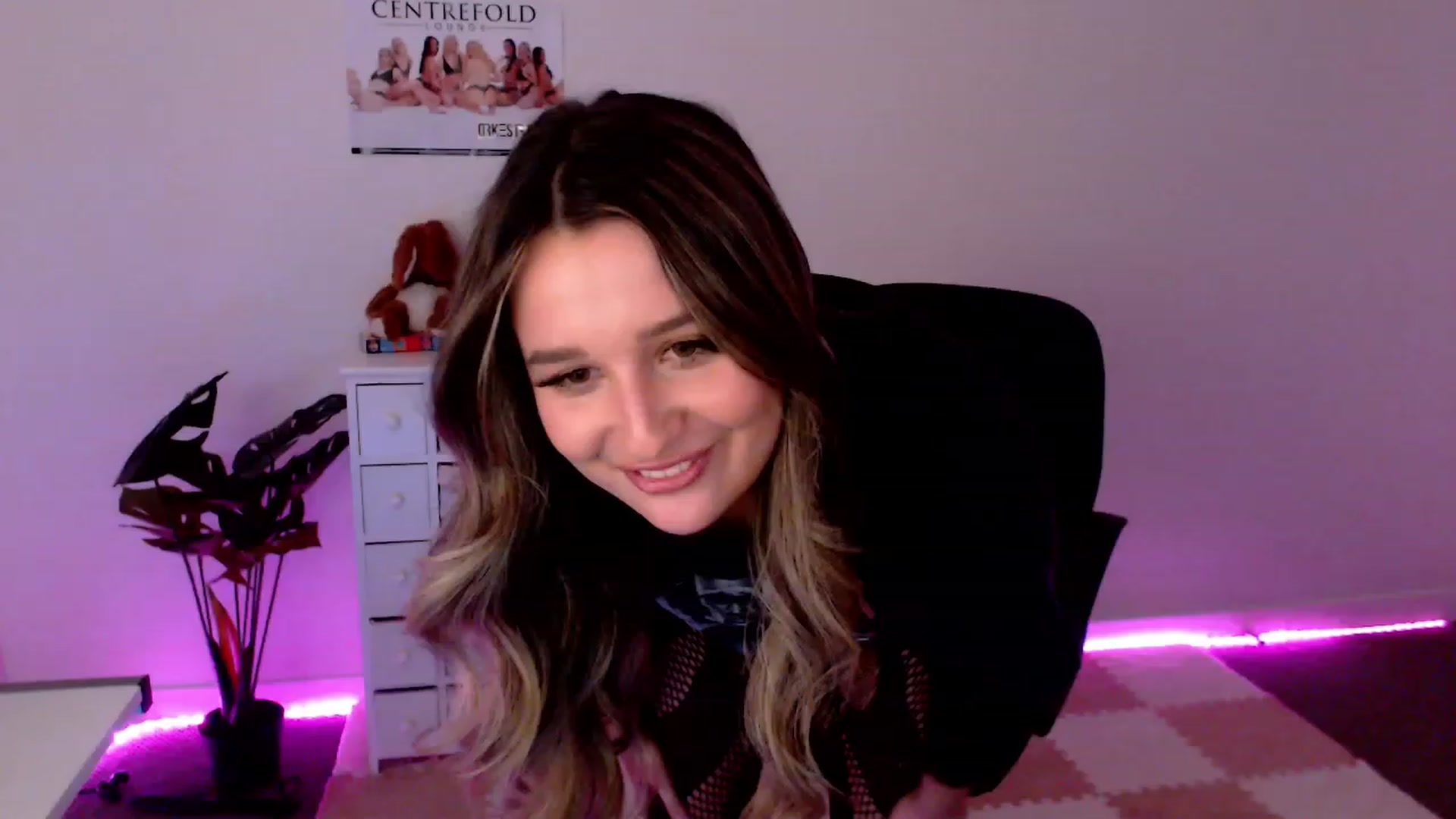 Gallery image thumbnail from StonksRoom's myfreecams stream on, 12/08/2023, 09:14 image 14 of 20