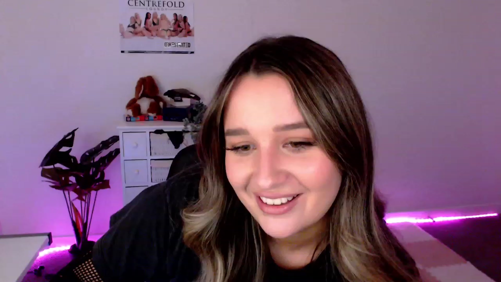 Gallery image thumbnail from StonksRoom's myfreecams stream on, 12/08/2023, 09:14 image 11 of 20