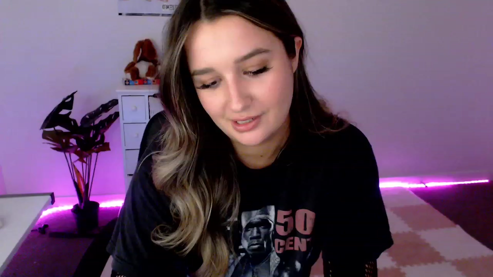 Gallery image thumbnail from StonksRoom's myfreecams stream on, 12/08/2023, 11:57 image 8 of 20