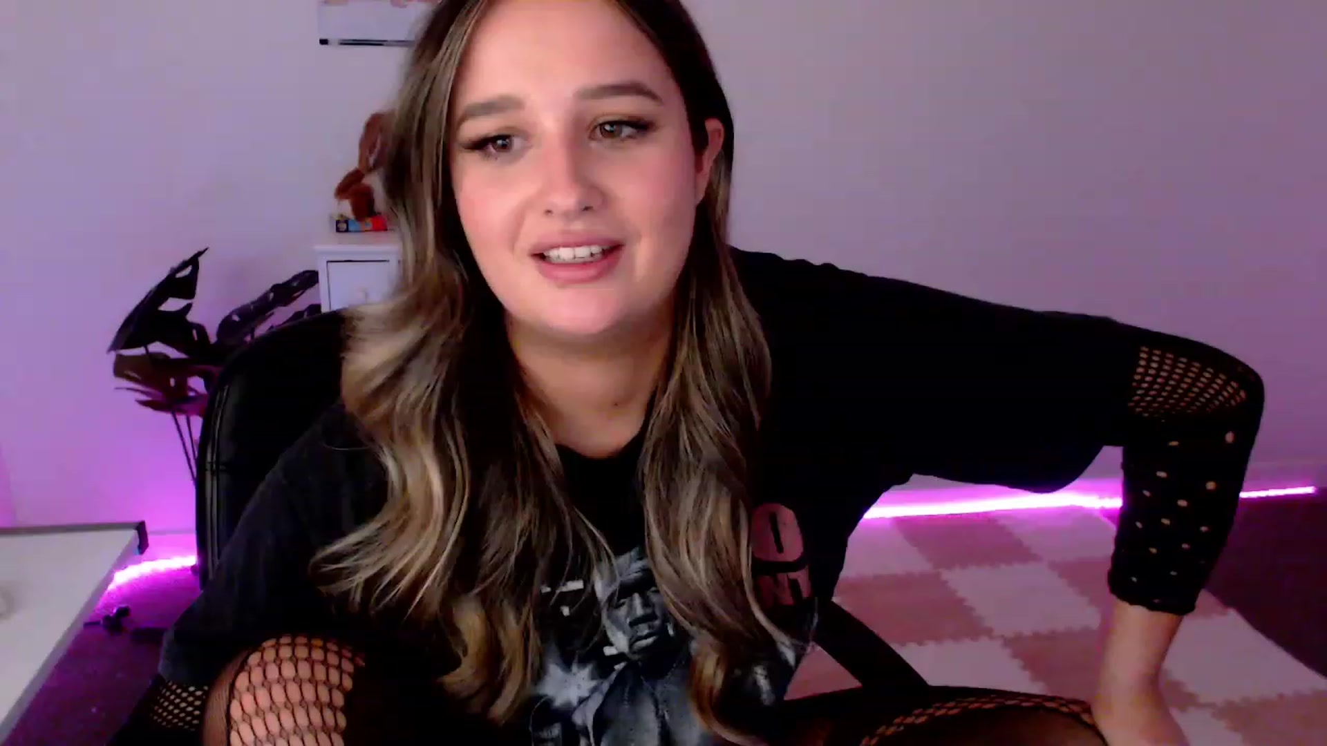 Gallery image thumbnail from StonksRoom's myfreecams stream on, 12/08/2023, 11:57 image 9 of 20