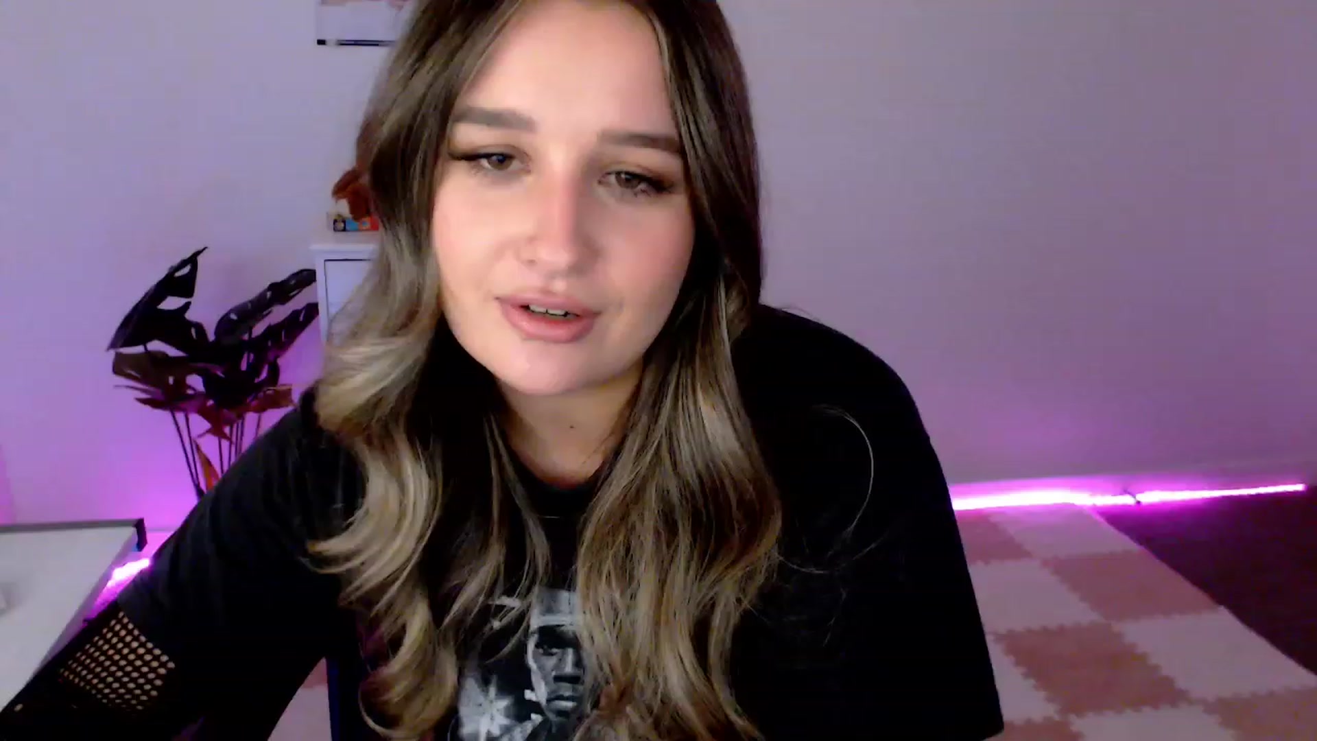 Gallery image thumbnail from StonksRoom's myfreecams stream on, 12/08/2023, 11:57 image 3 of 20