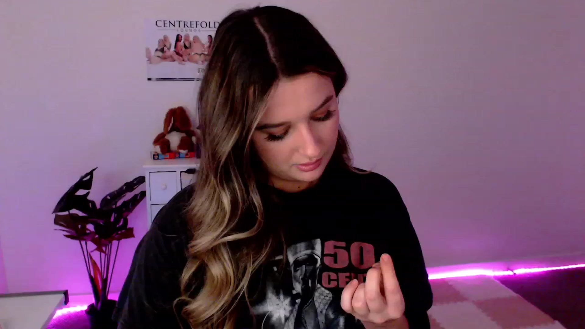 Gallery image thumbnail from StonksRoom's myfreecams stream on, 12/08/2023, 11:57 image 15 of 20