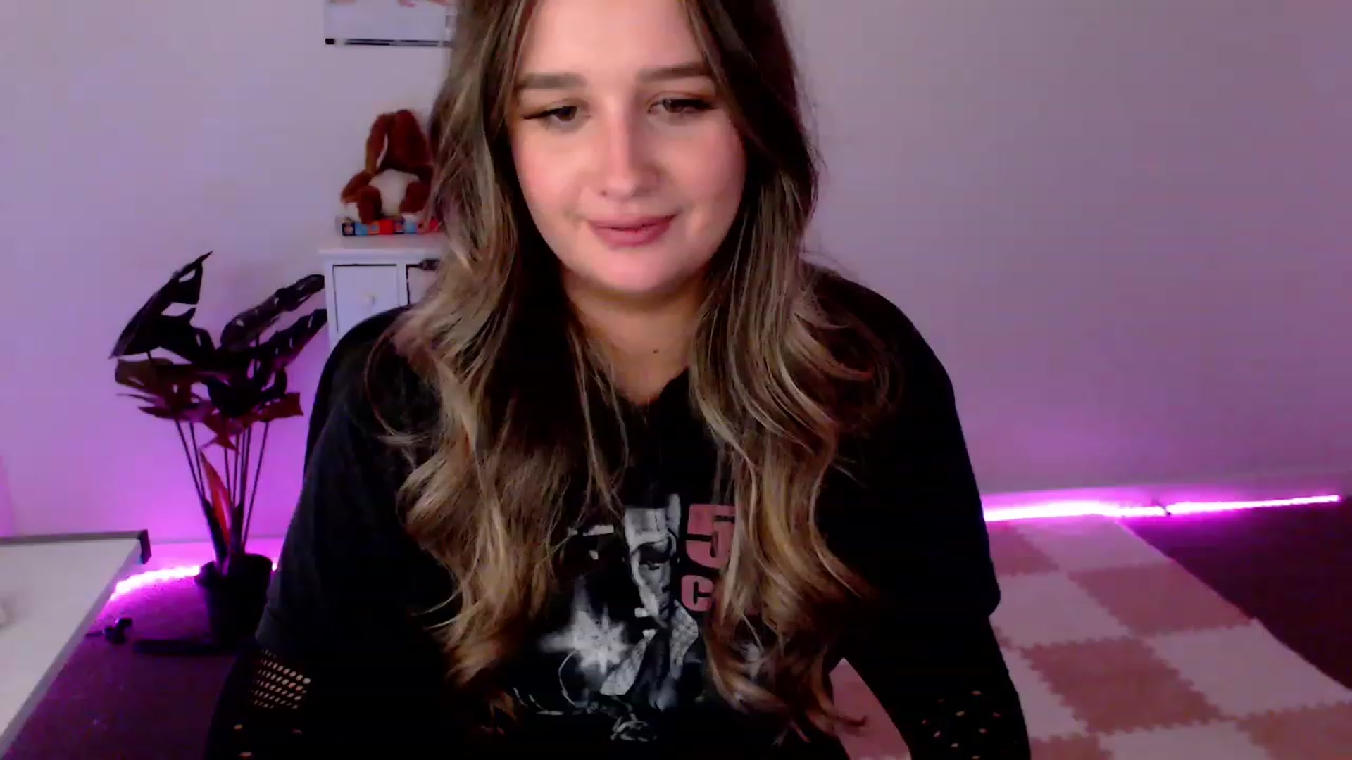 Gallery image thumbnail from StonksRoom's myfreecams stream on, 12/08/2023, 11:57 image 10 of 20