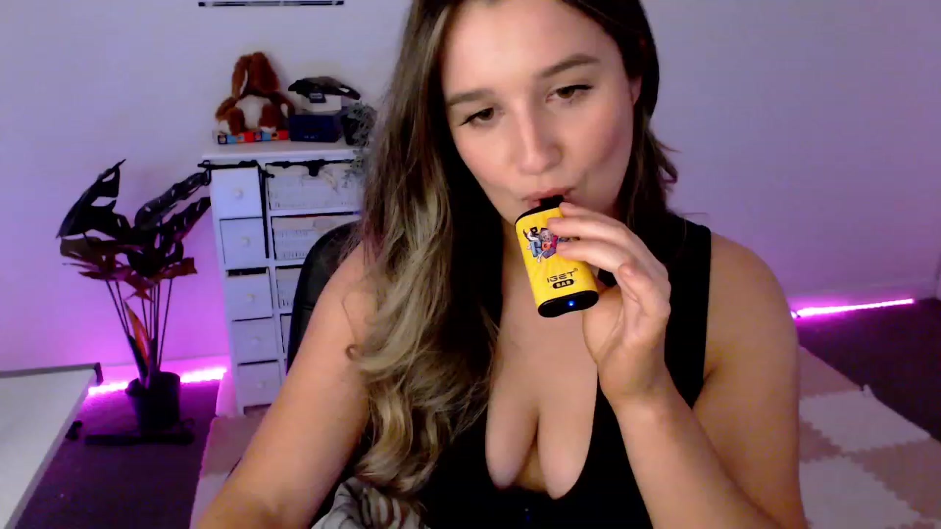 Gallery image thumbnail from StonksRoom's myfreecams stream on, 12/14/2023, 10:26 image 15 of 20