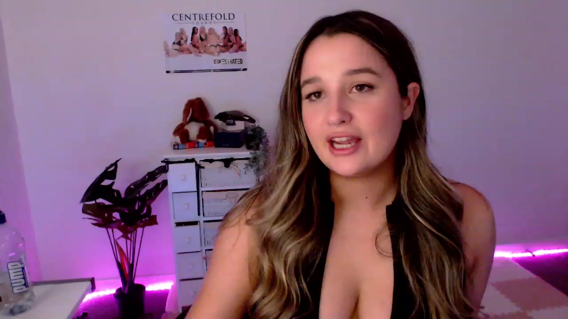 Gallery image thumbnail from StonksRoom's myfreecams stream on, 12/14/2023, 10:26 image 20 of 20
