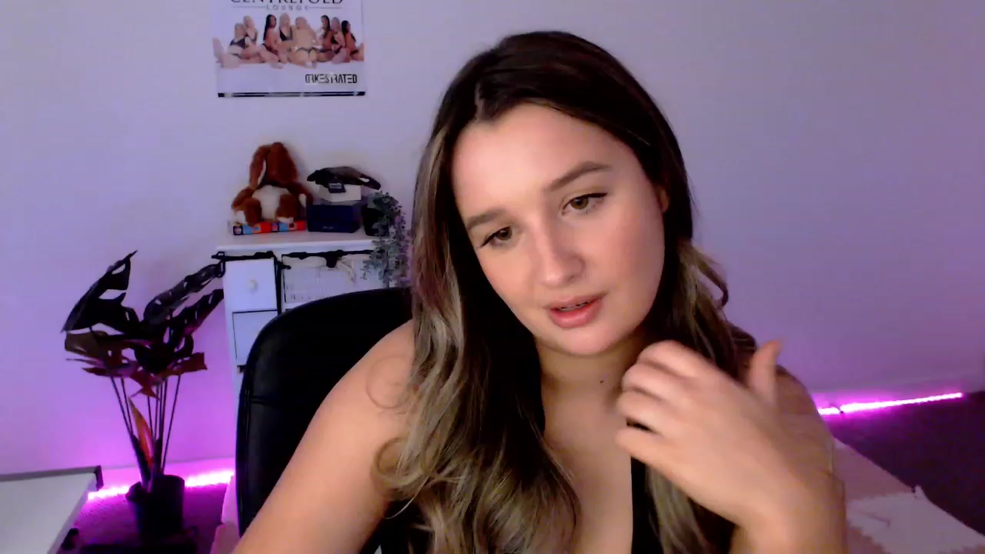 Gallery image thumbnail from StonksRoom's myfreecams stream on, 12/14/2023, 10:26 image 13 of 20