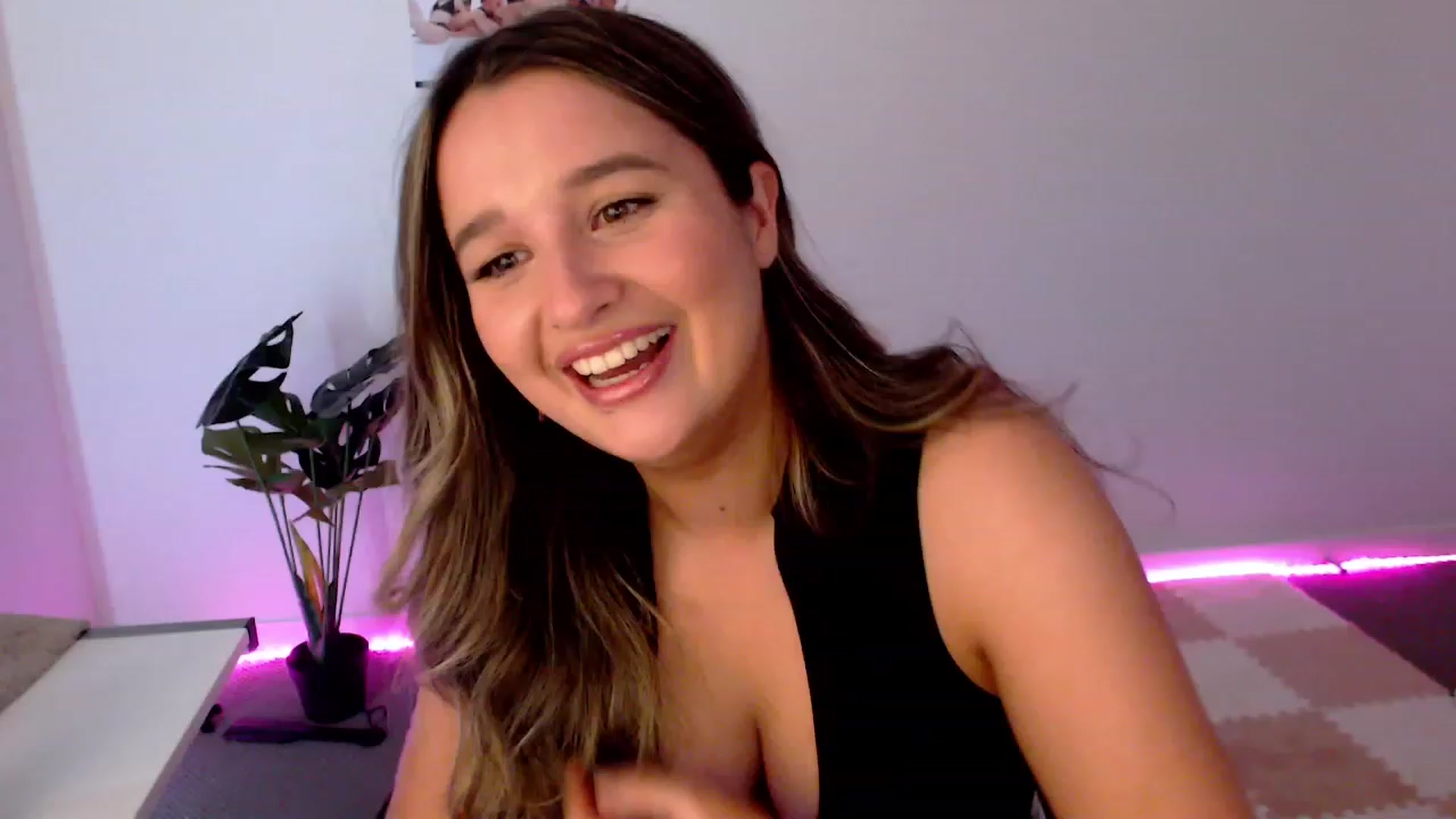 Gallery image thumbnail from StonksRoom's myfreecams stream on, 12/14/2023, 10:26 image 6 of 20