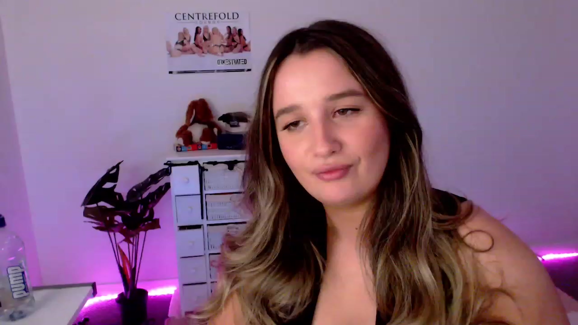 Gallery image thumbnail from StonksRoom's myfreecams stream on, 12/14/2023, 10:26 image 19 of 20