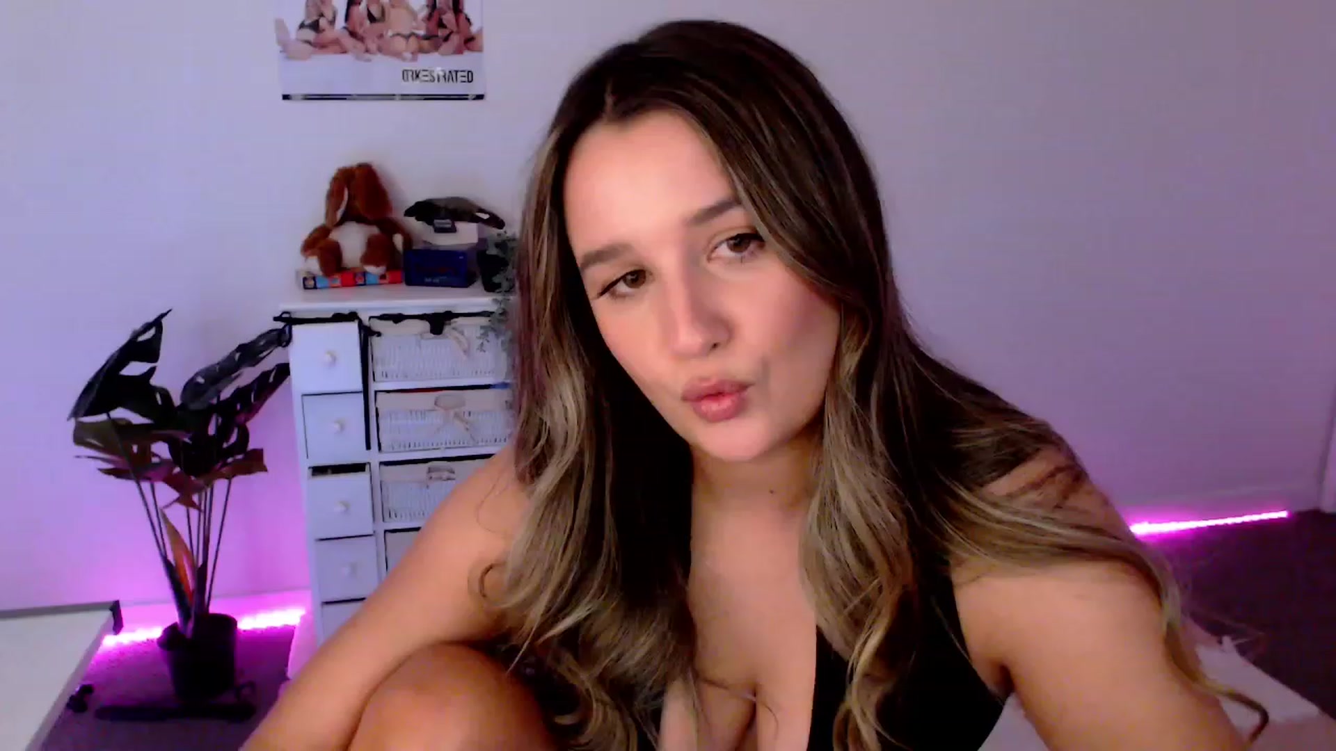 Gallery image thumbnail from StonksRoom's myfreecams stream on, 12/14/2023, 10:26 image 9 of 20