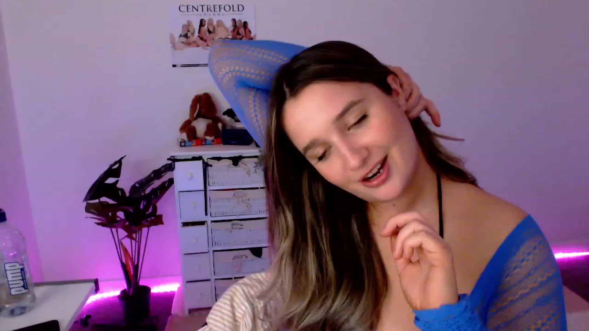 Gallery image thumbnail from StonksRoom's myfreecams stream on, 12/14/2023, 13:39 image 12 of 20