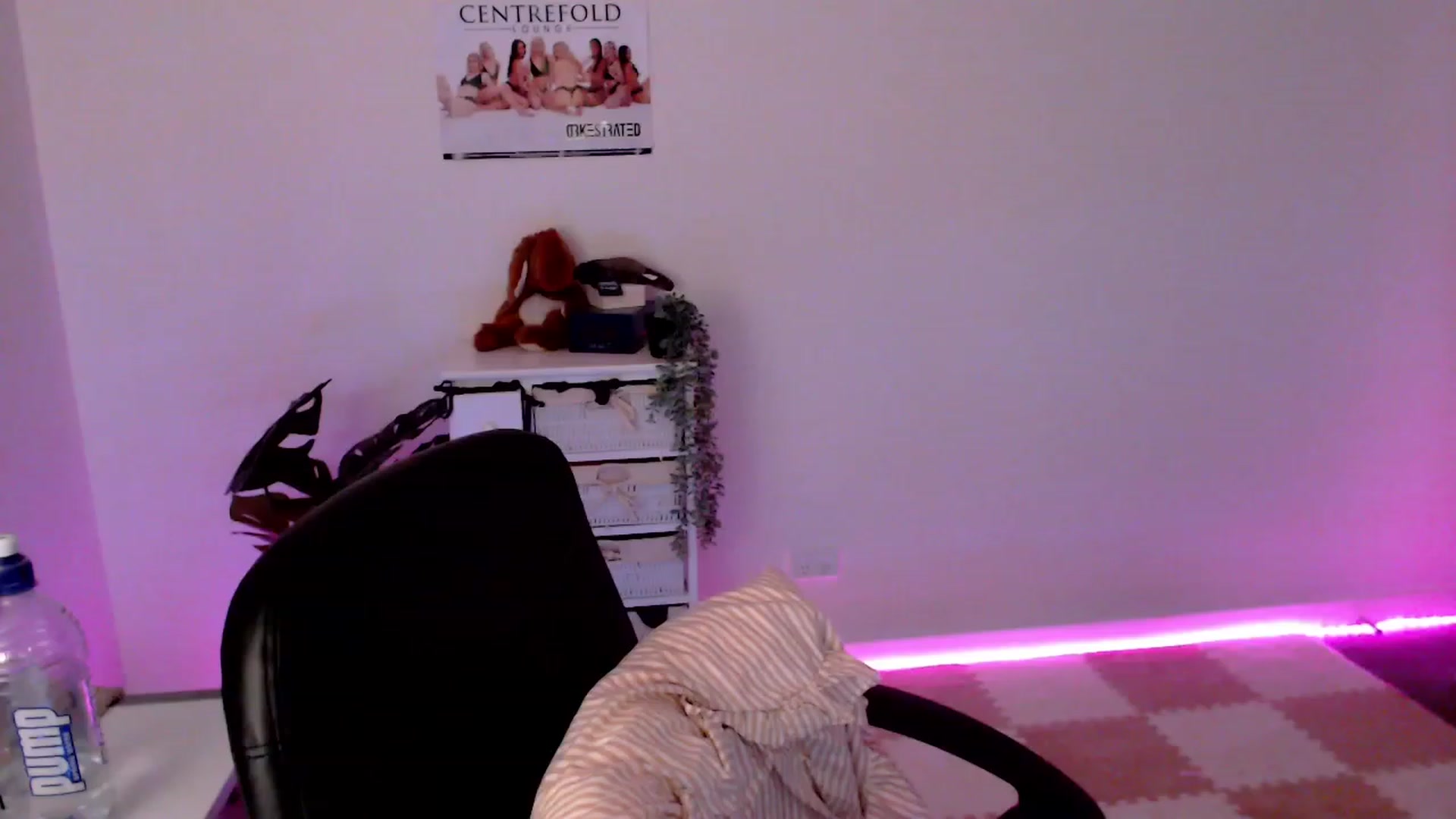 Gallery image thumbnail from StonksRoom's myfreecams stream on, 12/14/2023, 13:39 image 19 of 20