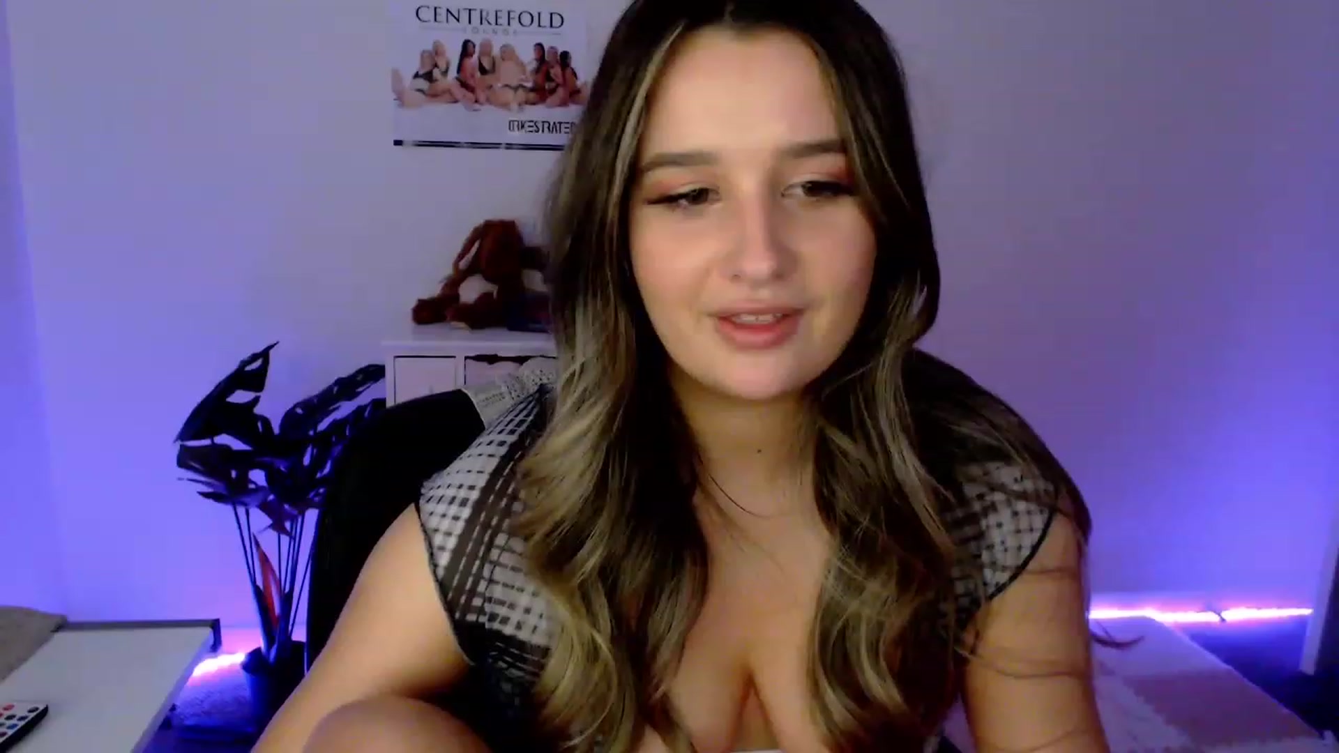 Gallery image thumbnail from StonksRoom's myfreecams stream on, 12/18/2023, 10:43 image 4 of 20