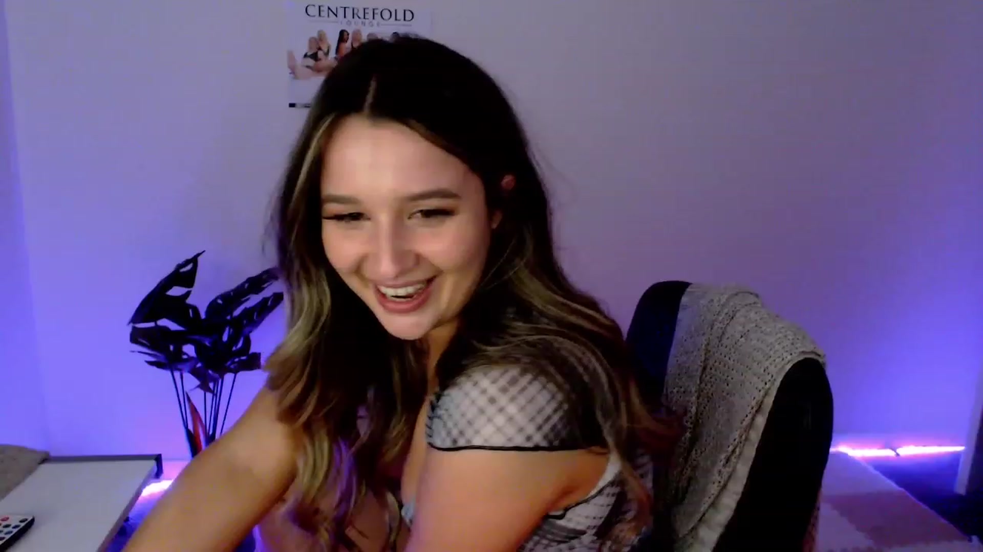 Gallery image thumbnail from StonksRoom's myfreecams stream on, 12/18/2023, 10:43 image 11 of 20