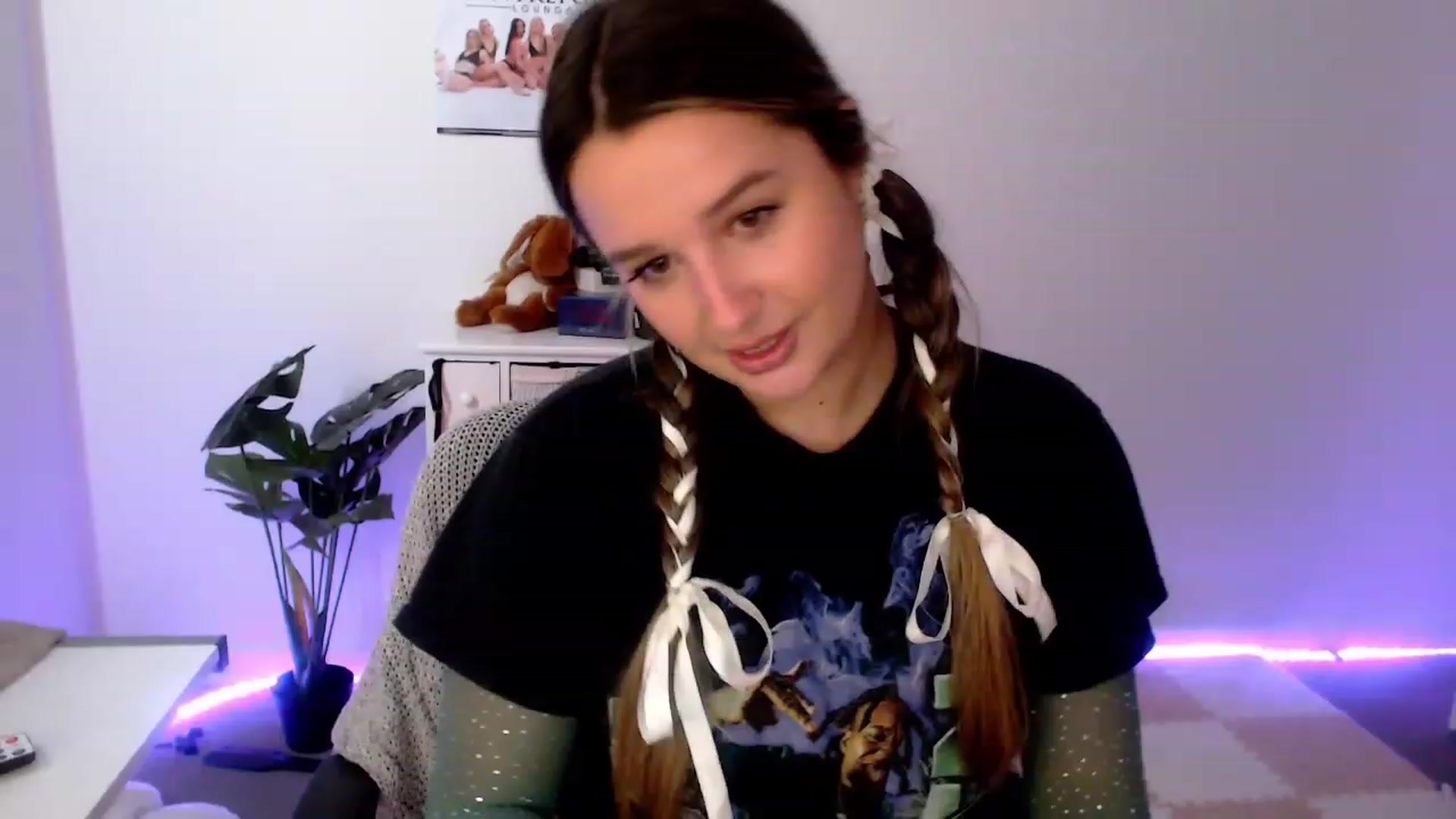 Gallery image thumbnail from StonksRoom's myfreecams stream on, 12/22/2023, 08:51 image 16 of 20