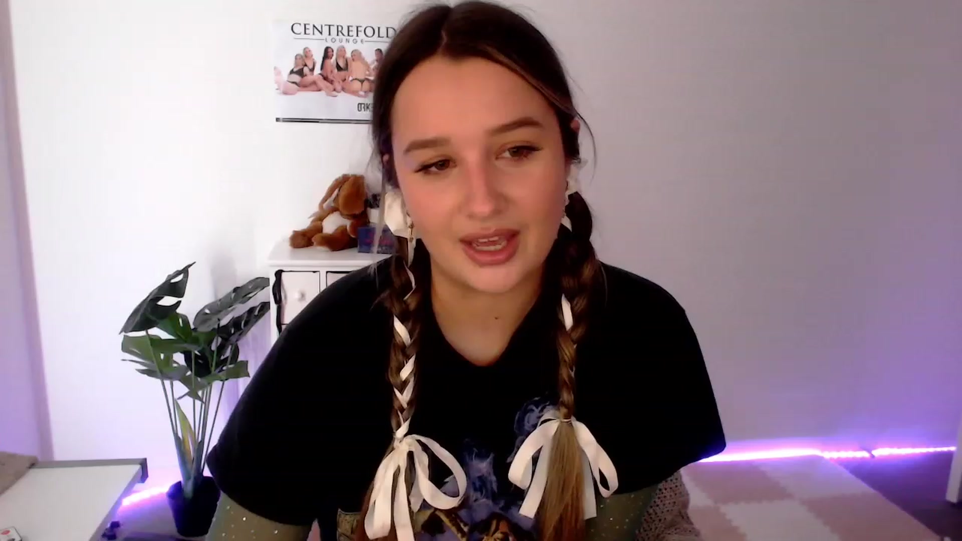 Gallery image thumbnail from StonksRoom's myfreecams stream on, 12/22/2023, 08:51 image 1 of 20