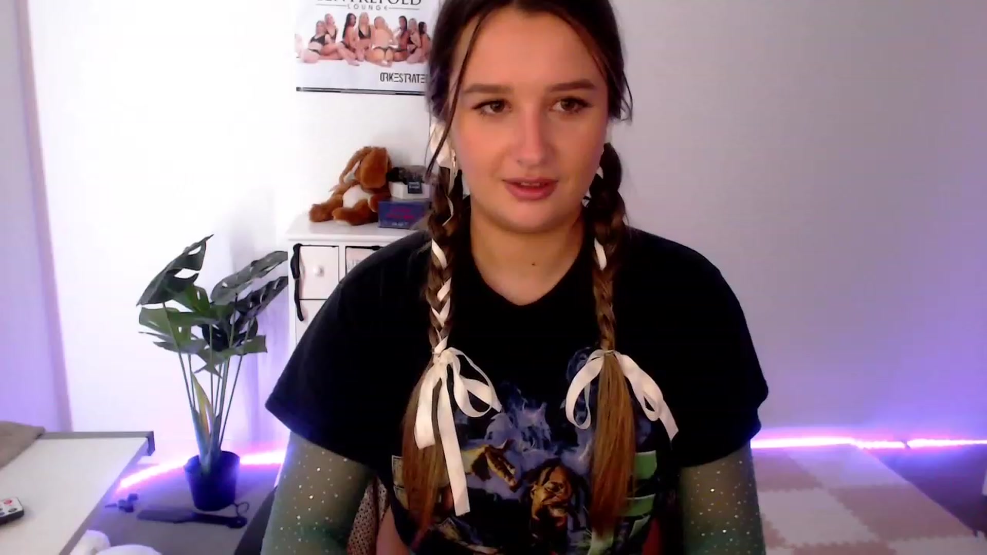 Gallery image thumbnail from StonksRoom's myfreecams stream on, 12/22/2023, 08:51 image 10 of 20