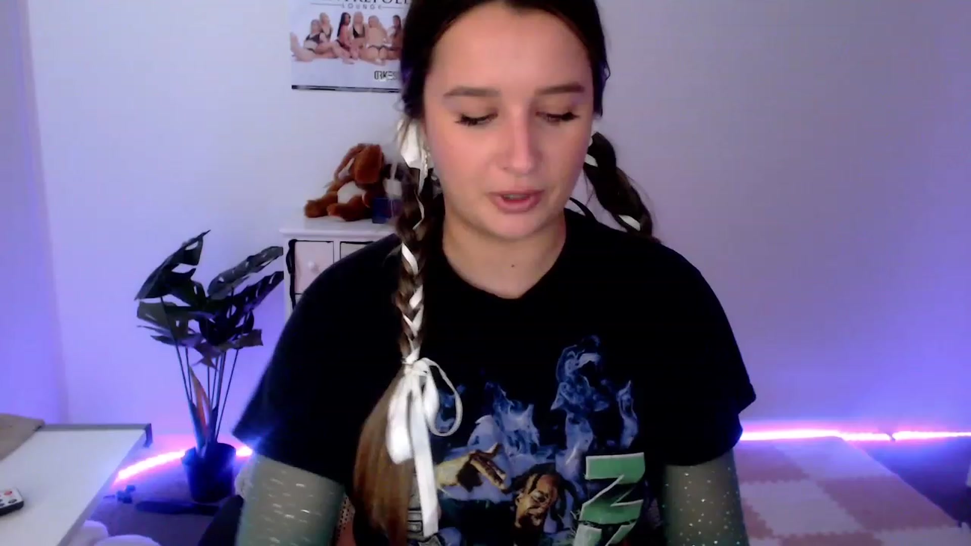 Gallery image thumbnail from StonksRoom's myfreecams stream on, 12/22/2023, 08:51 image 18 of 20