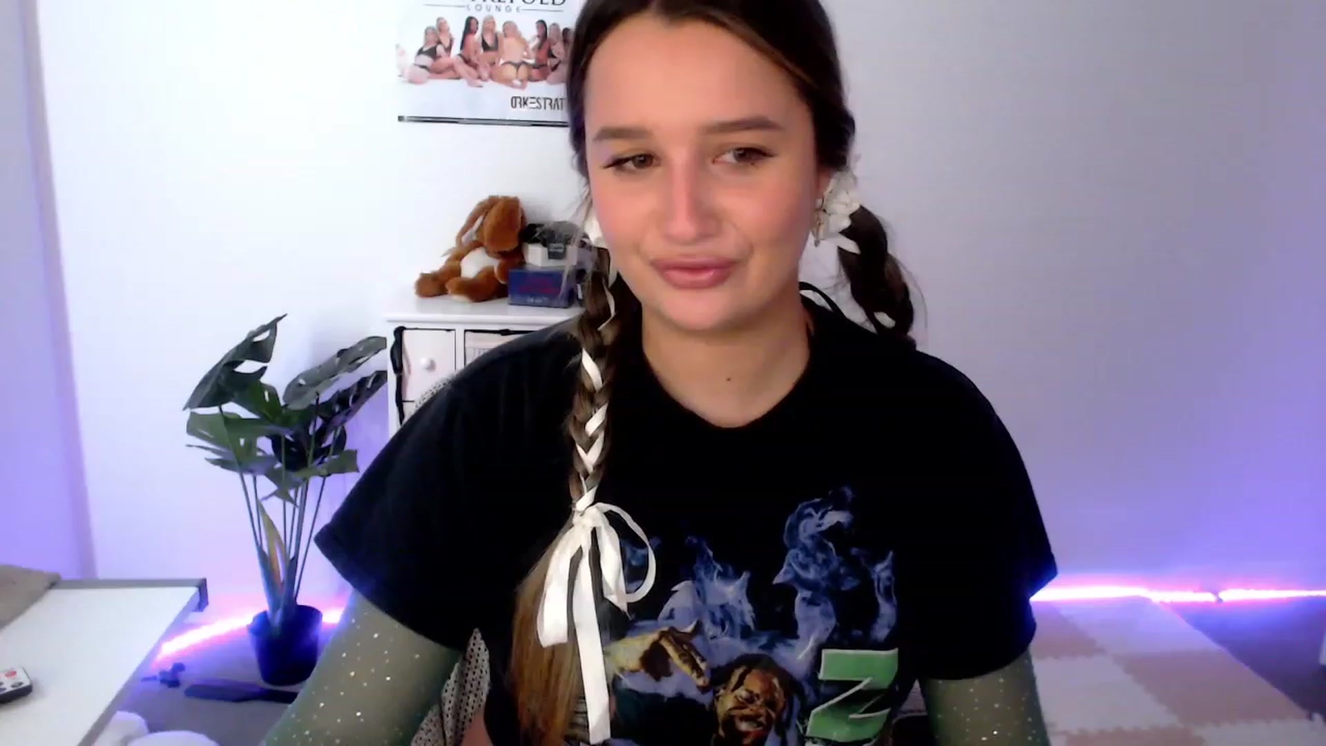 Gallery image thumbnail from StonksRoom's myfreecams stream on, 12/22/2023, 08:51 image 14 of 20