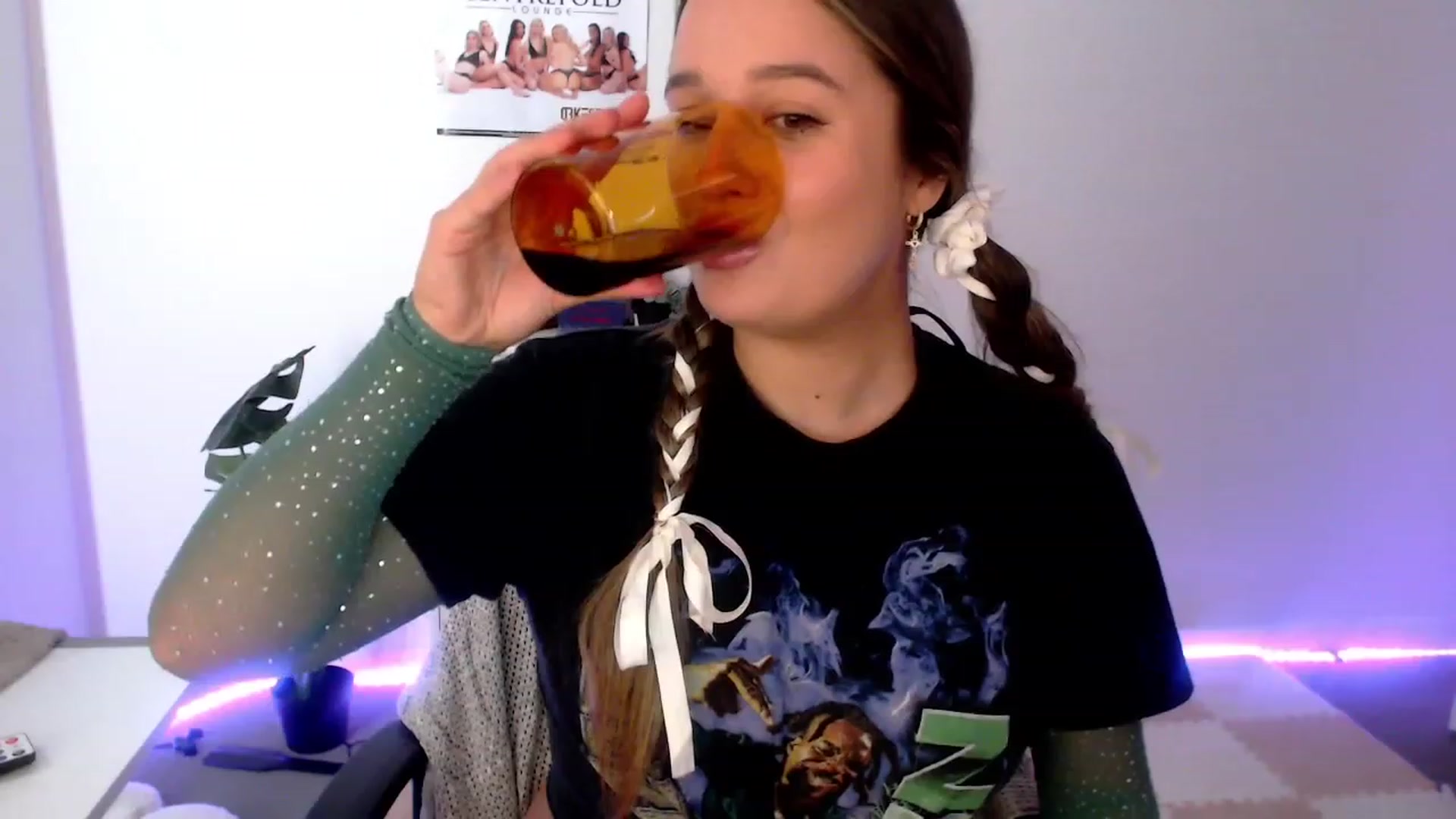 Gallery image thumbnail from StonksRoom's myfreecams stream on, 12/22/2023, 08:51 image 13 of 20