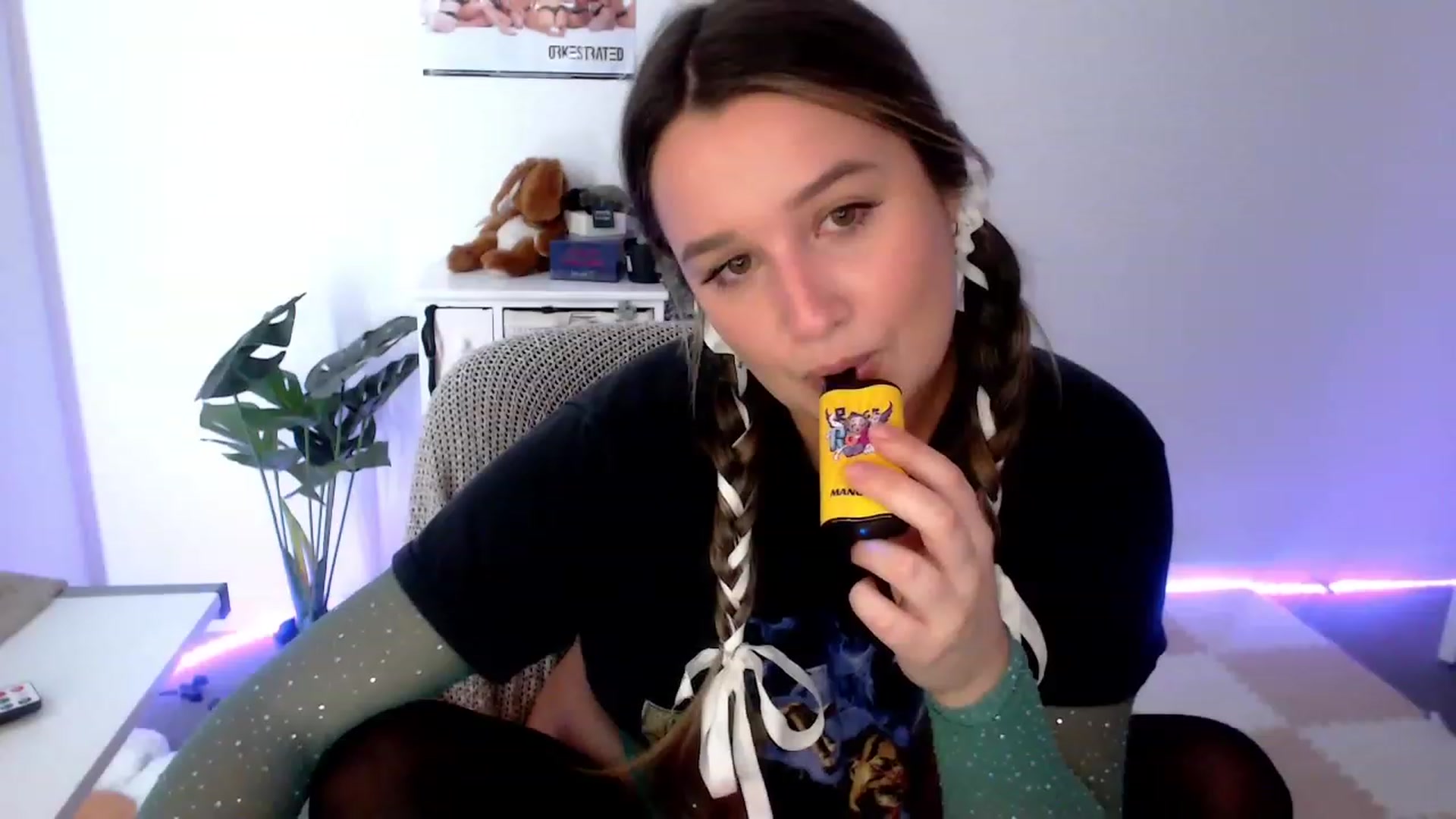 Gallery image thumbnail from StonksRoom's myfreecams stream on, 12/22/2023, 08:51 image 9 of 20
