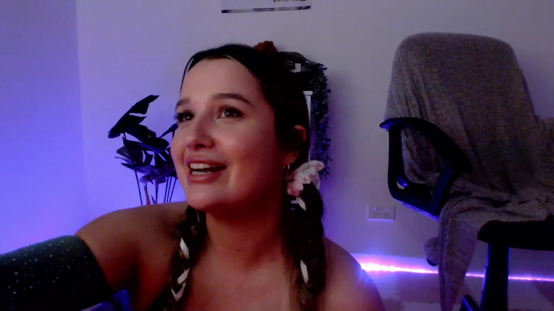Gallery image thumbnail from StonksRoom's myfreecams stream on, 12/22/2023, 11:47 image 20 of 20