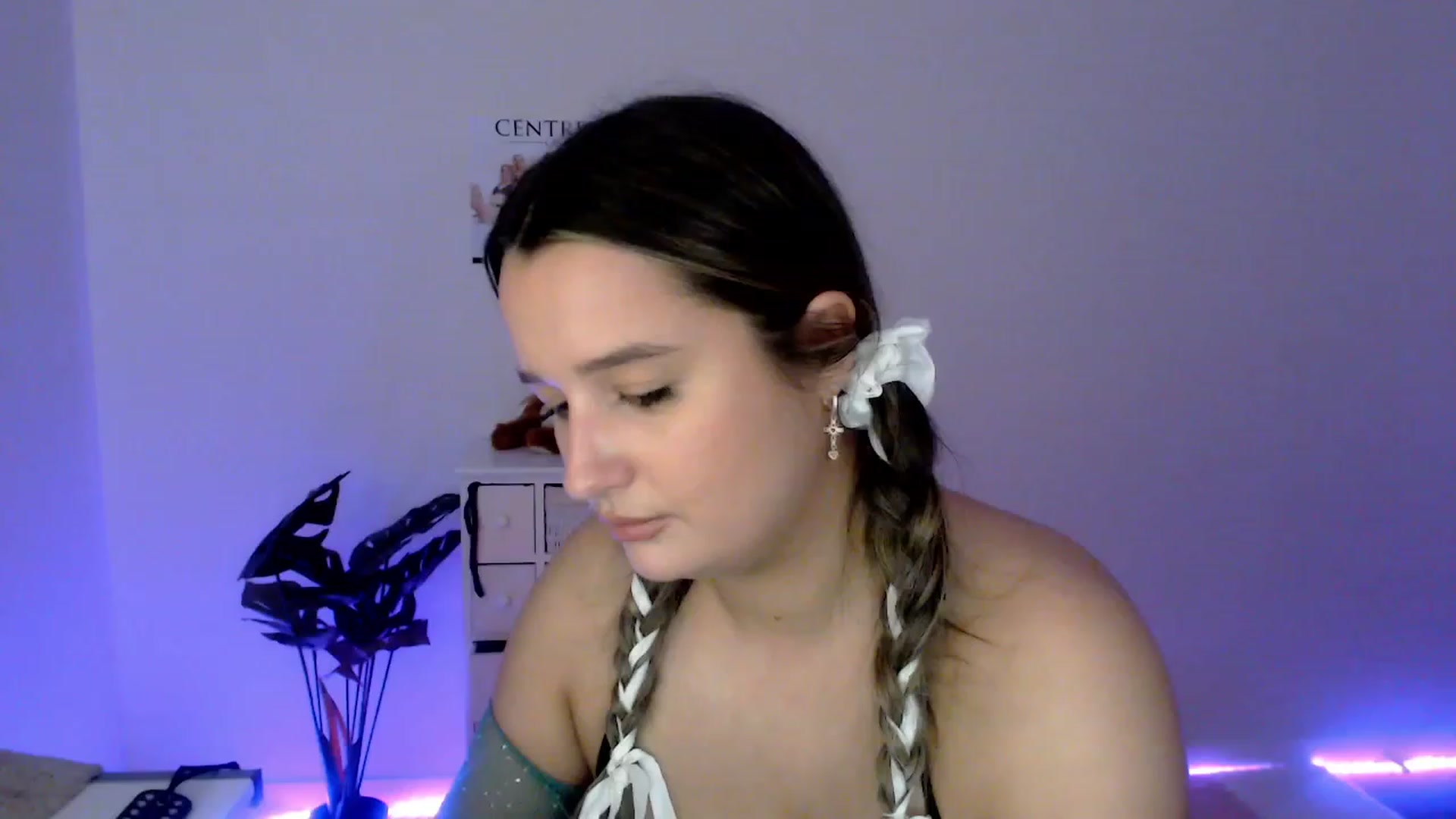 Gallery image thumbnail from StonksRoom's myfreecams stream on, 12/22/2023, 11:47 image 18 of 20