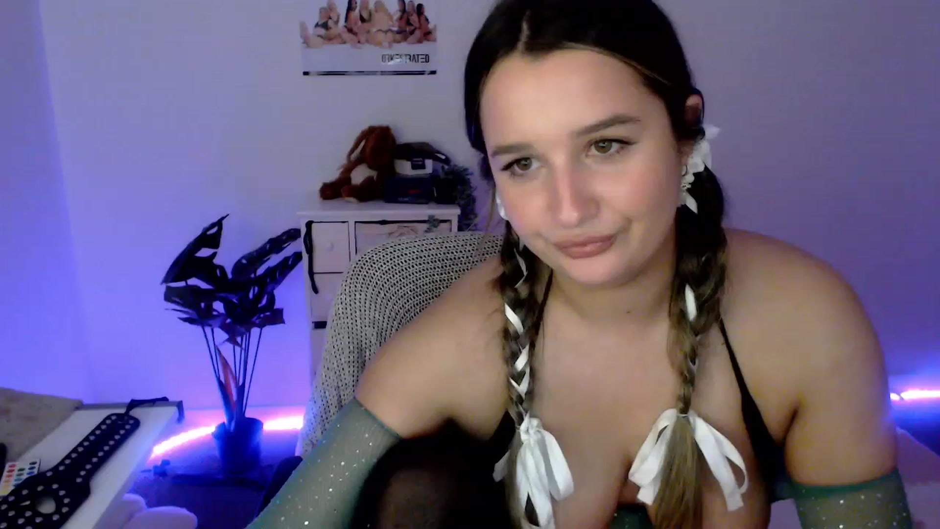 Gallery image thumbnail from StonksRoom's myfreecams stream on, 12/22/2023, 11:47 image 17 of 20